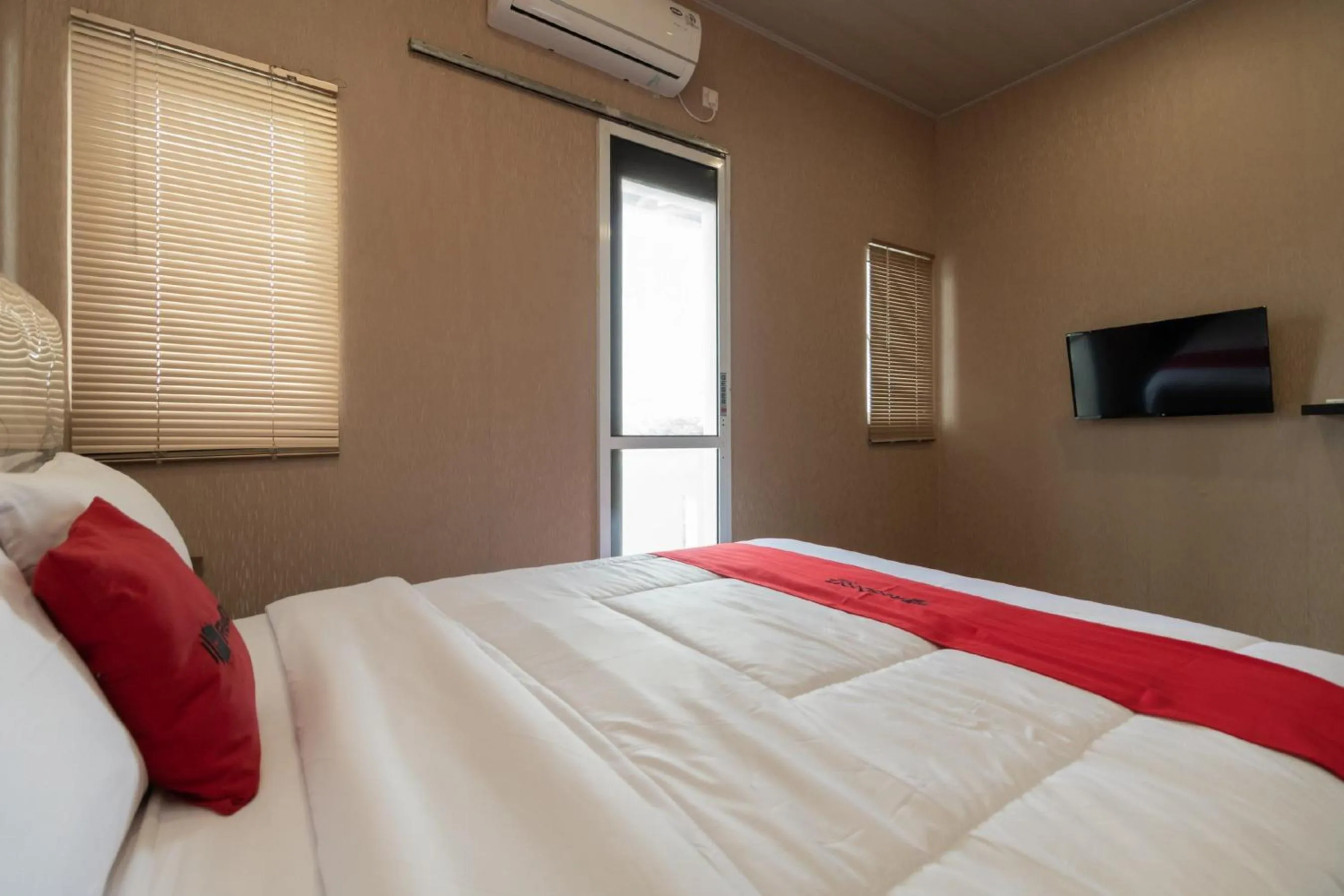 Bed in RedDoorz @ Jalan Srikandi Pekanbaru