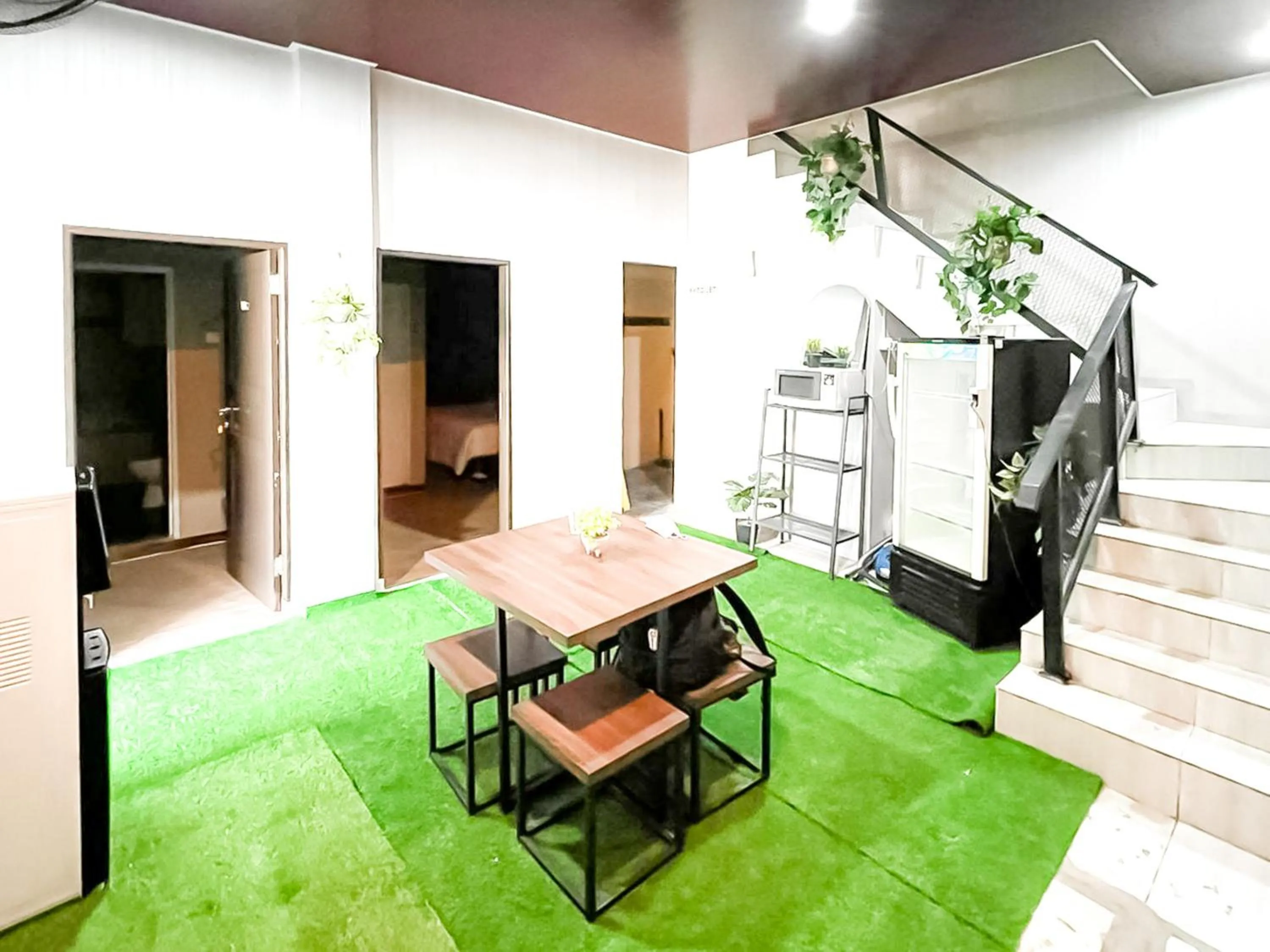 Seating area in RedDoorz @ Jalan Srikandi Pekanbaru