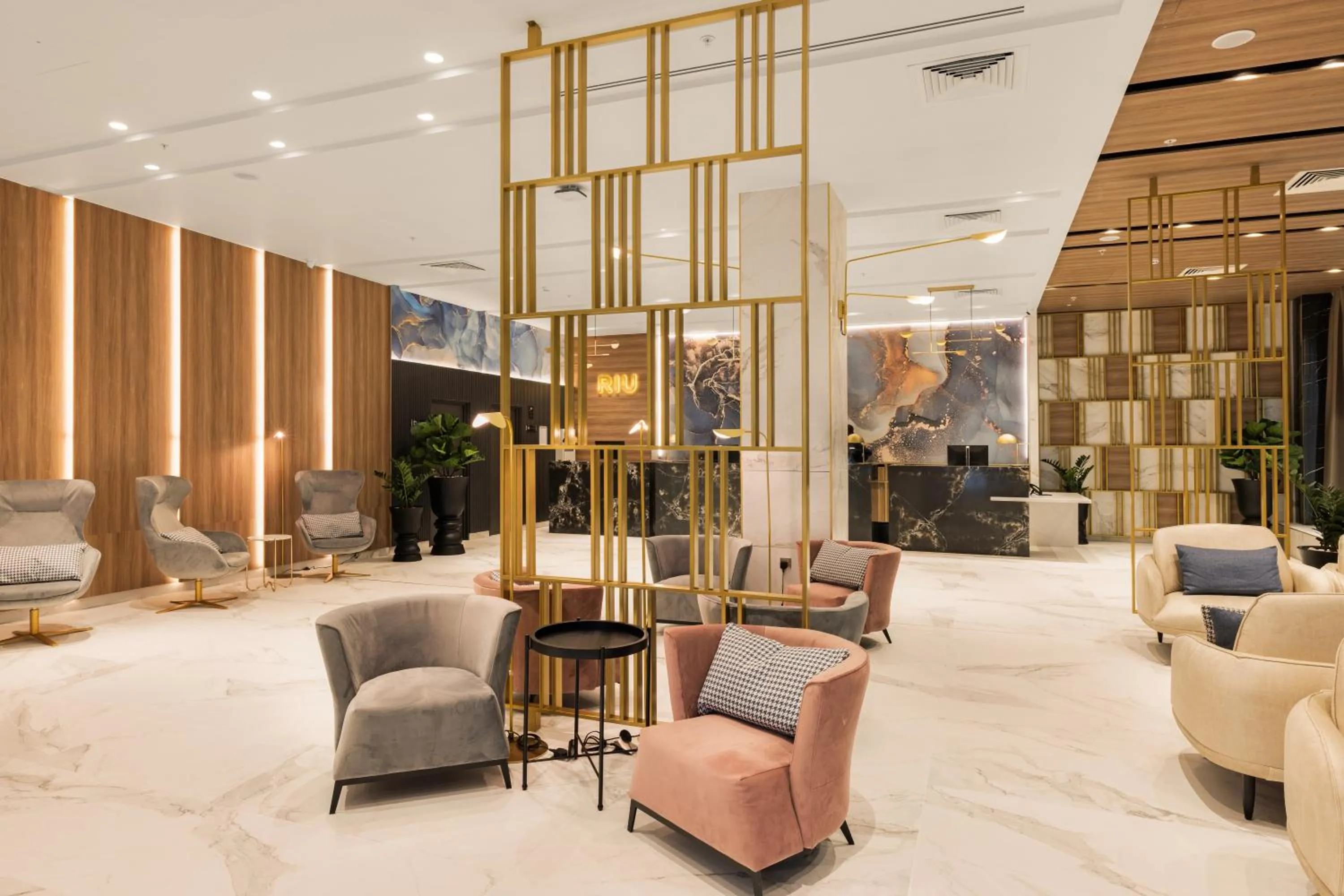 Lobby or reception in Riu Plaza London Victoria