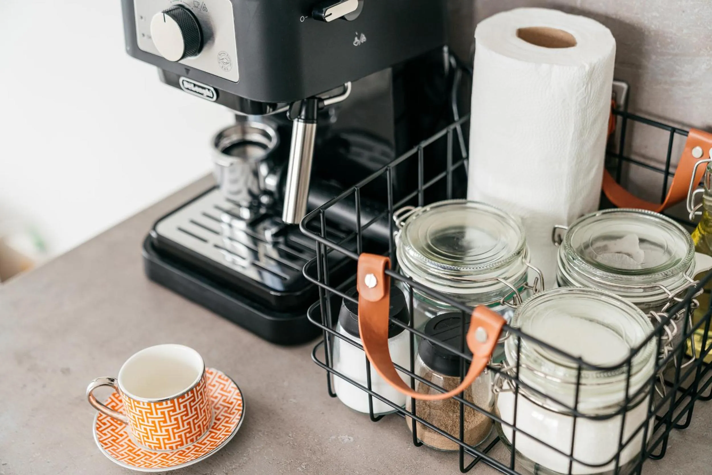 Coffee/tea facilities in Bright Apartments - LoftAffair