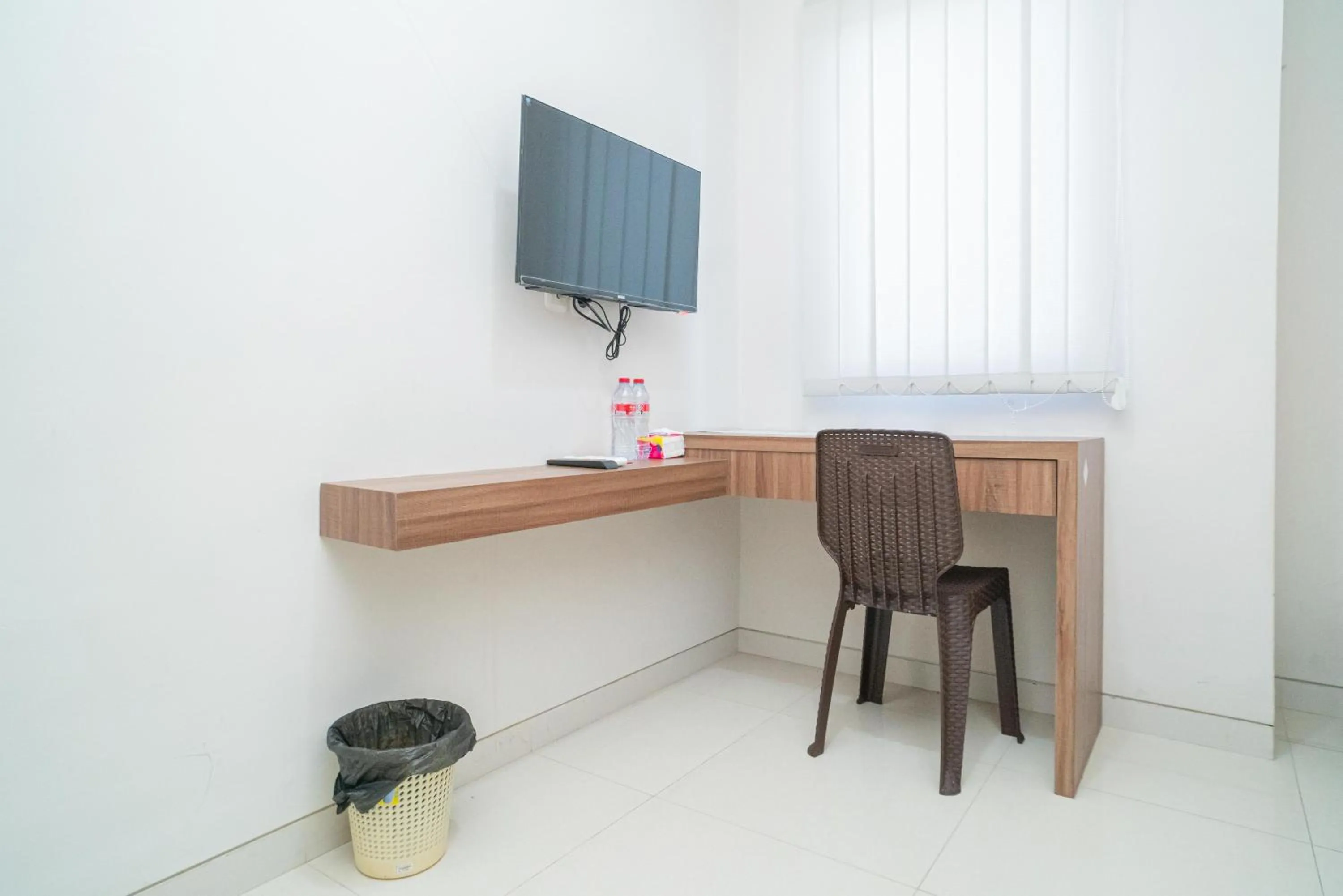 Bedroom in RedDoorz Plus @ Jalan Pemuda Timur Bojonegoro