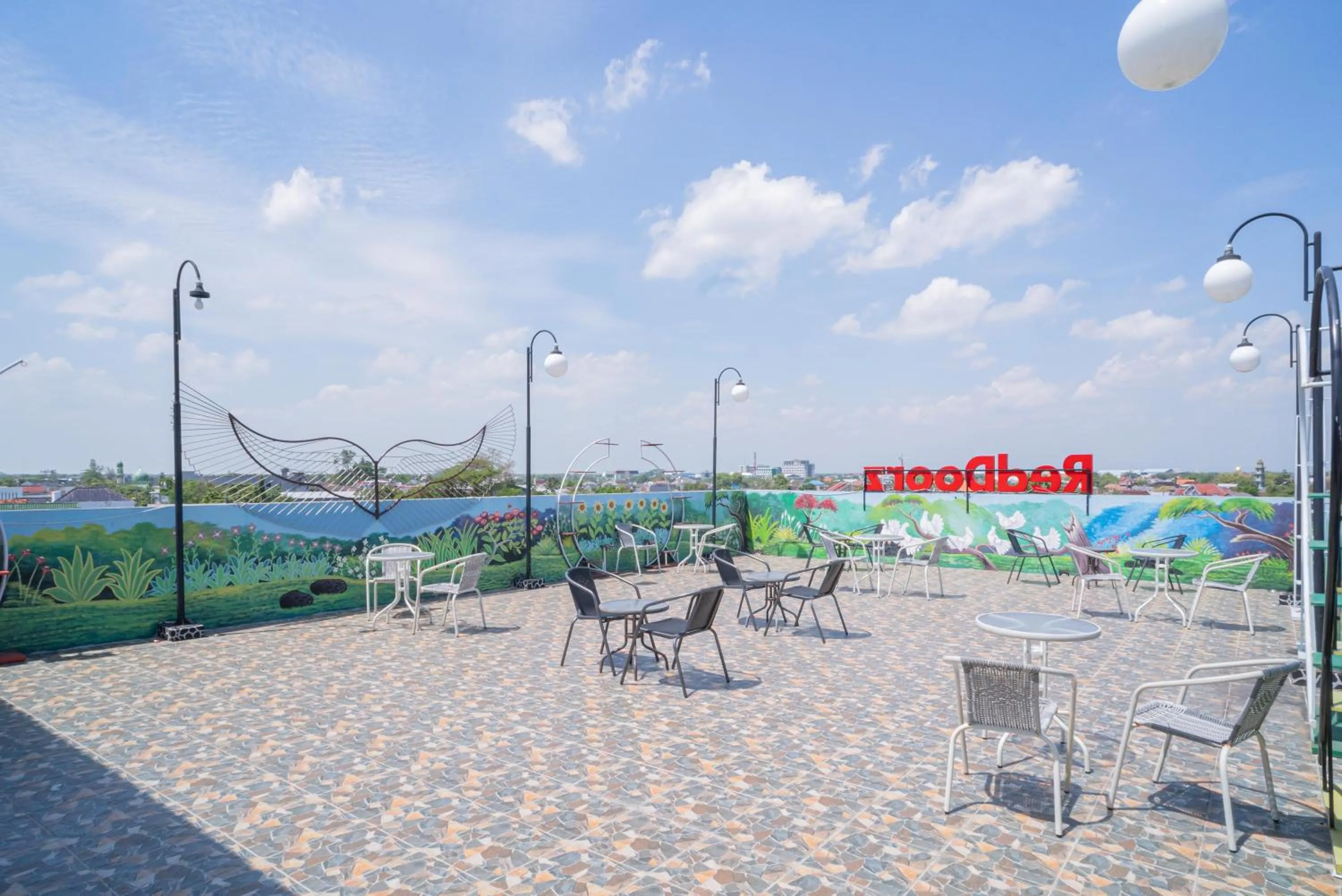 Balcony/Terrace in RedDoorz Plus @ Jalan Pemuda Timur Bojonegoro