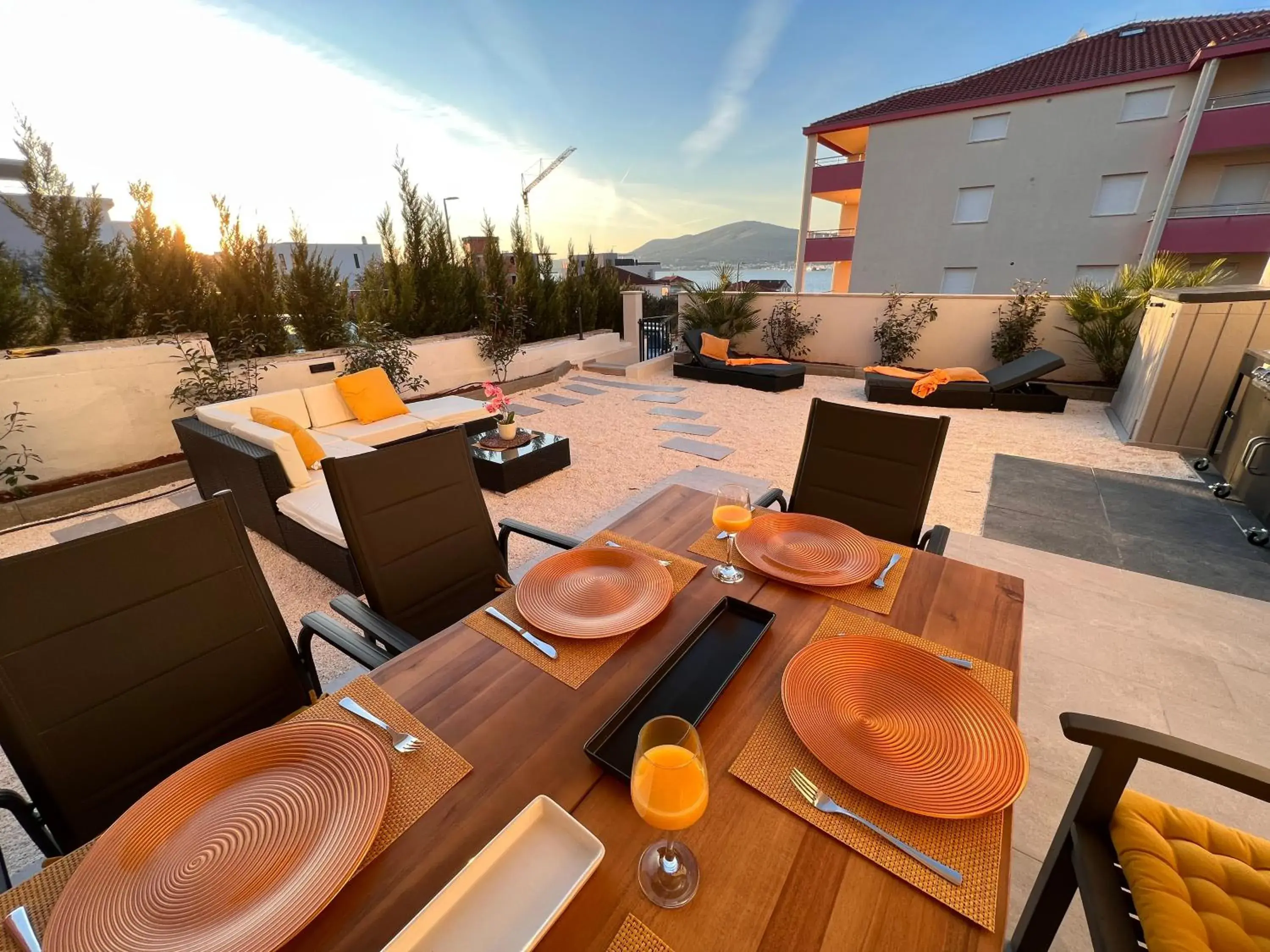 Sunshine Deluxe 80m2 apartment with pool, 50 m2 garden lounge and outdoor space Sunshine Deluxe 80m2 apartment with pool, 50 m2 garden lounge and outdoor space