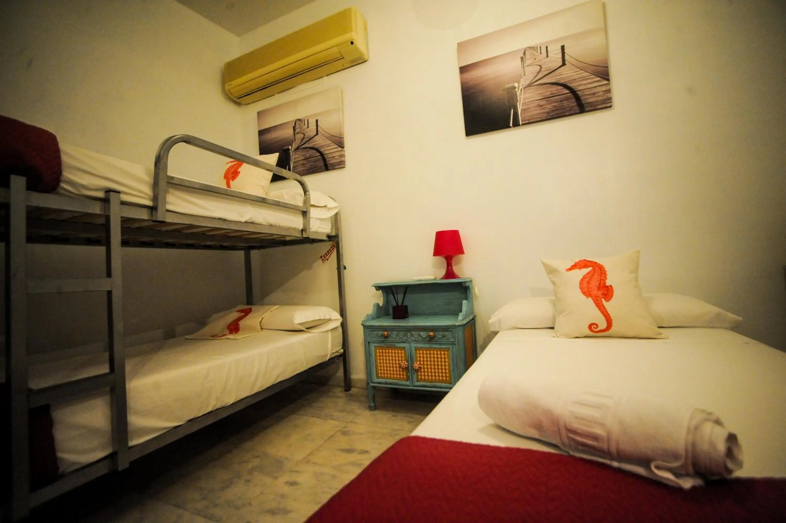 Photo of the whole room, Bed in La Flamenka Hostel