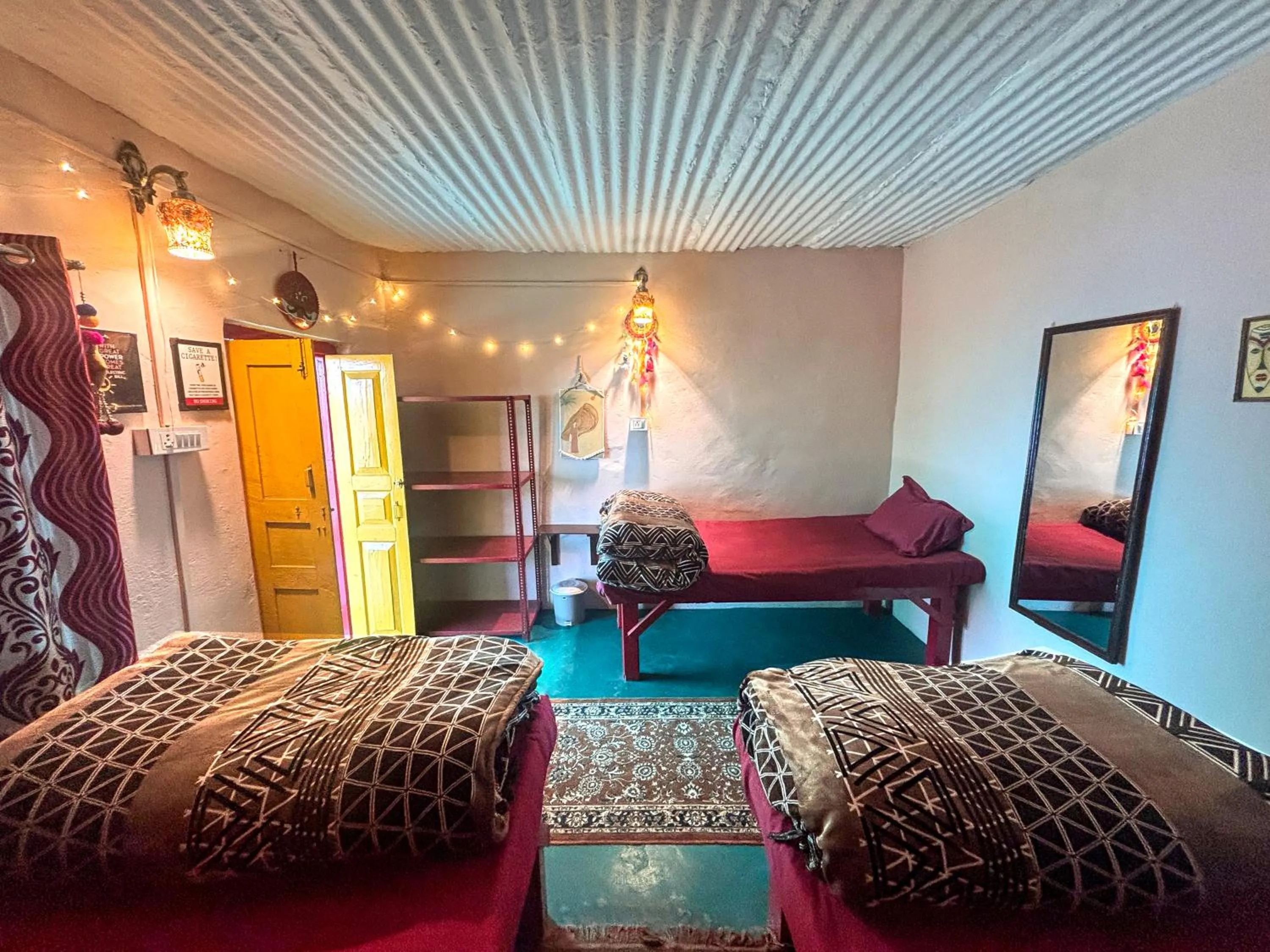 Bed in Traveller Hive Kasar Devi