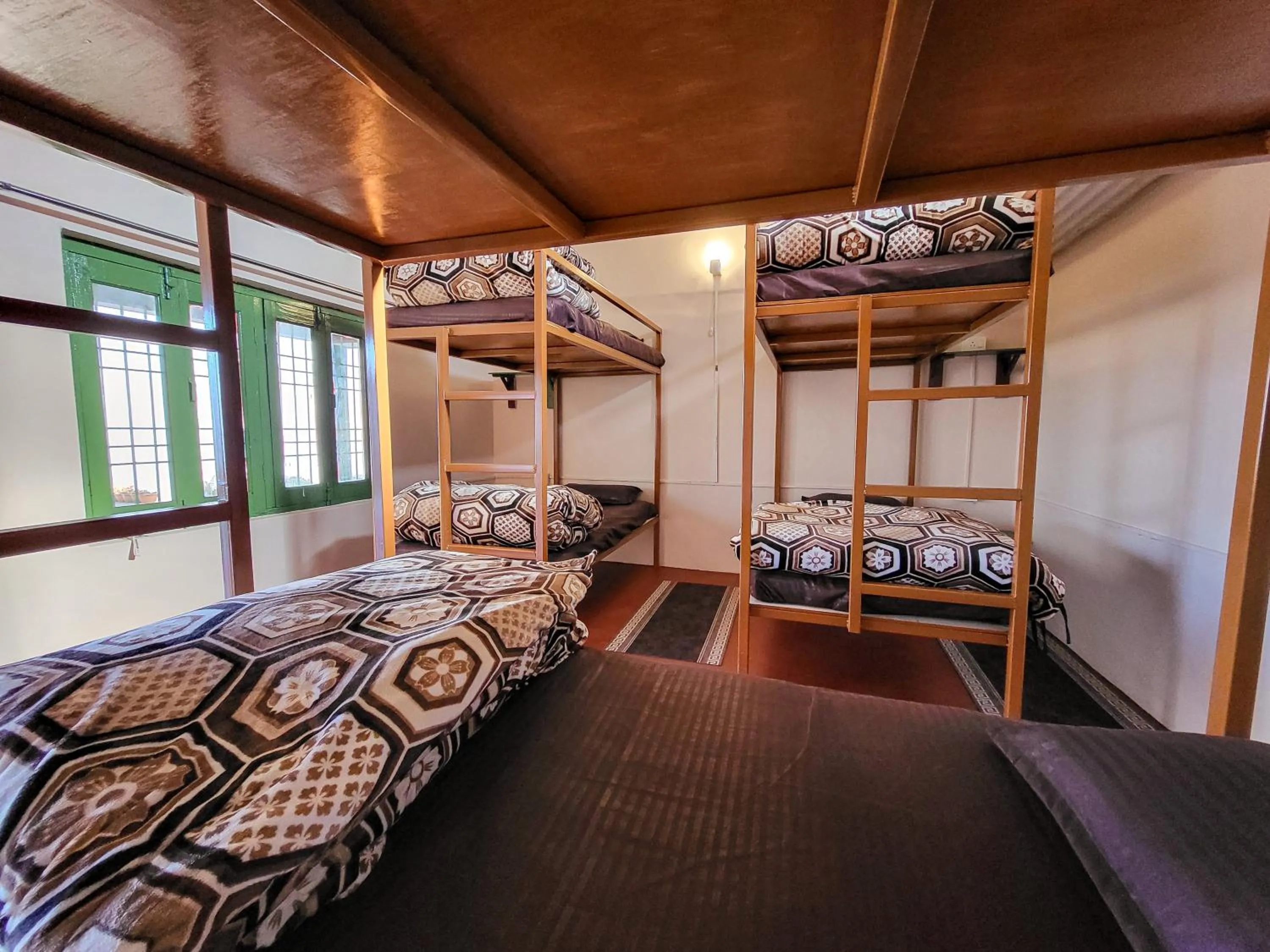 Bed in Traveller Hive Kasar Devi