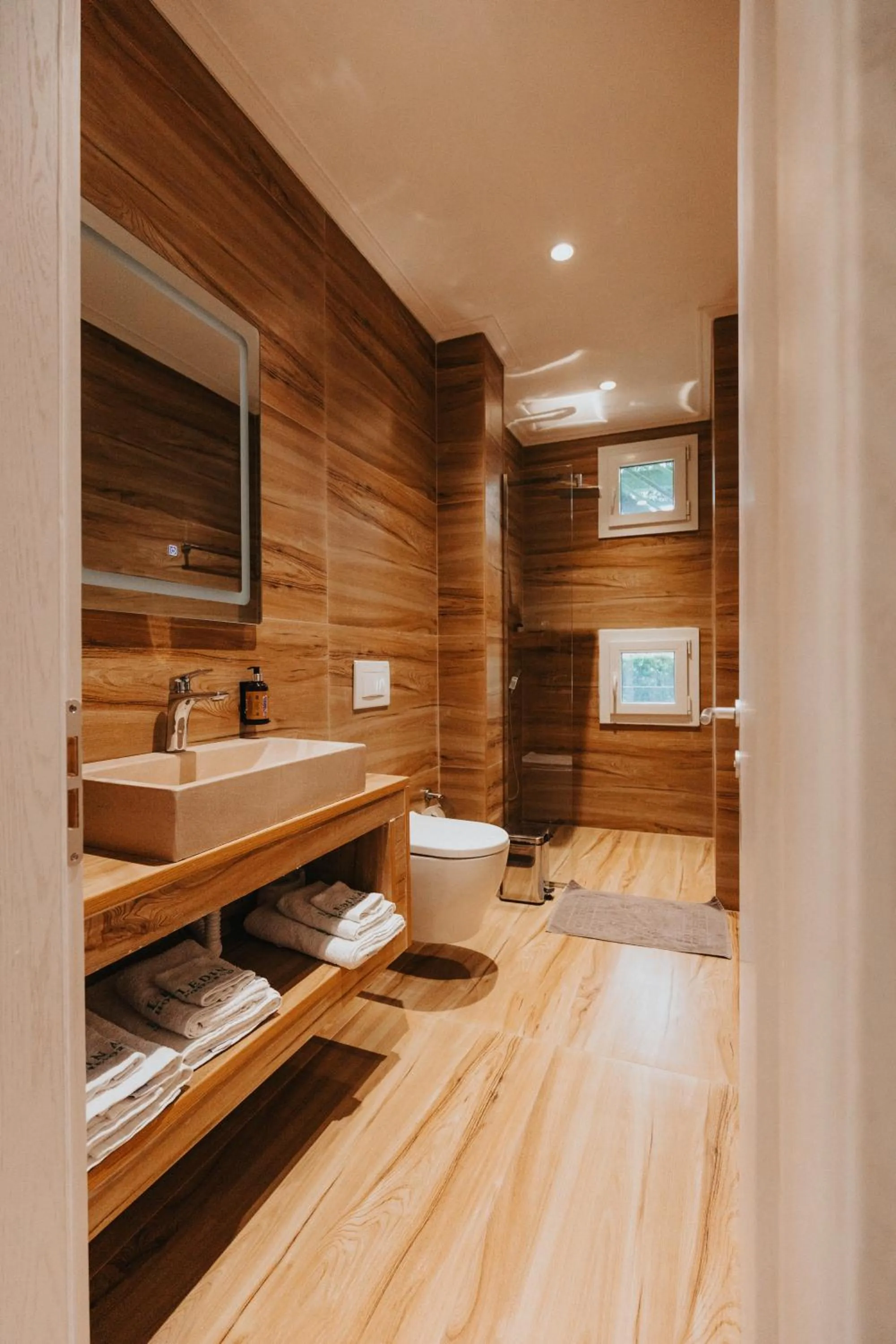 Bathroom in Ledina Hotel