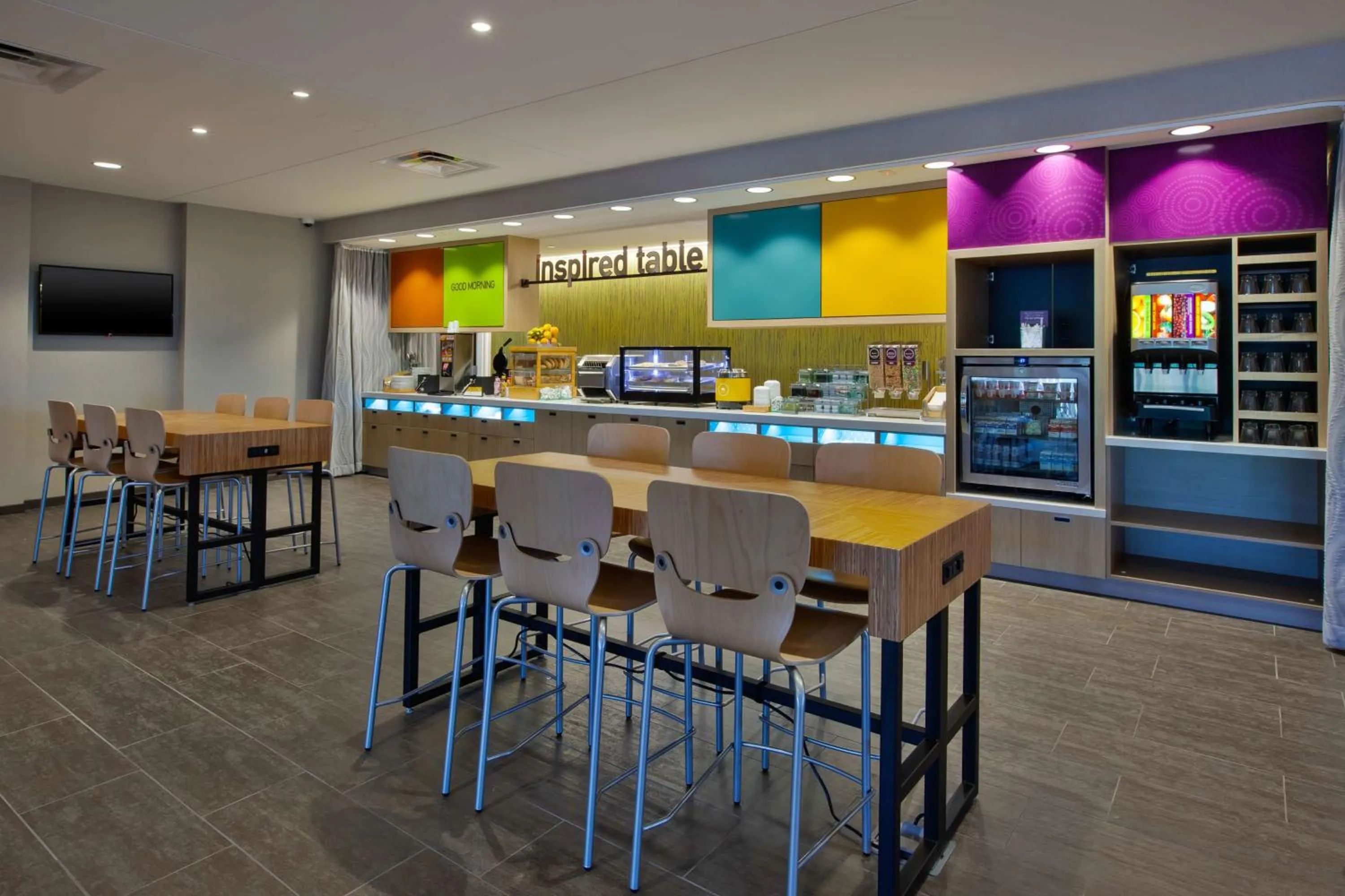 Breakfast in Home2 Suites By Hilton Grand Rapids South