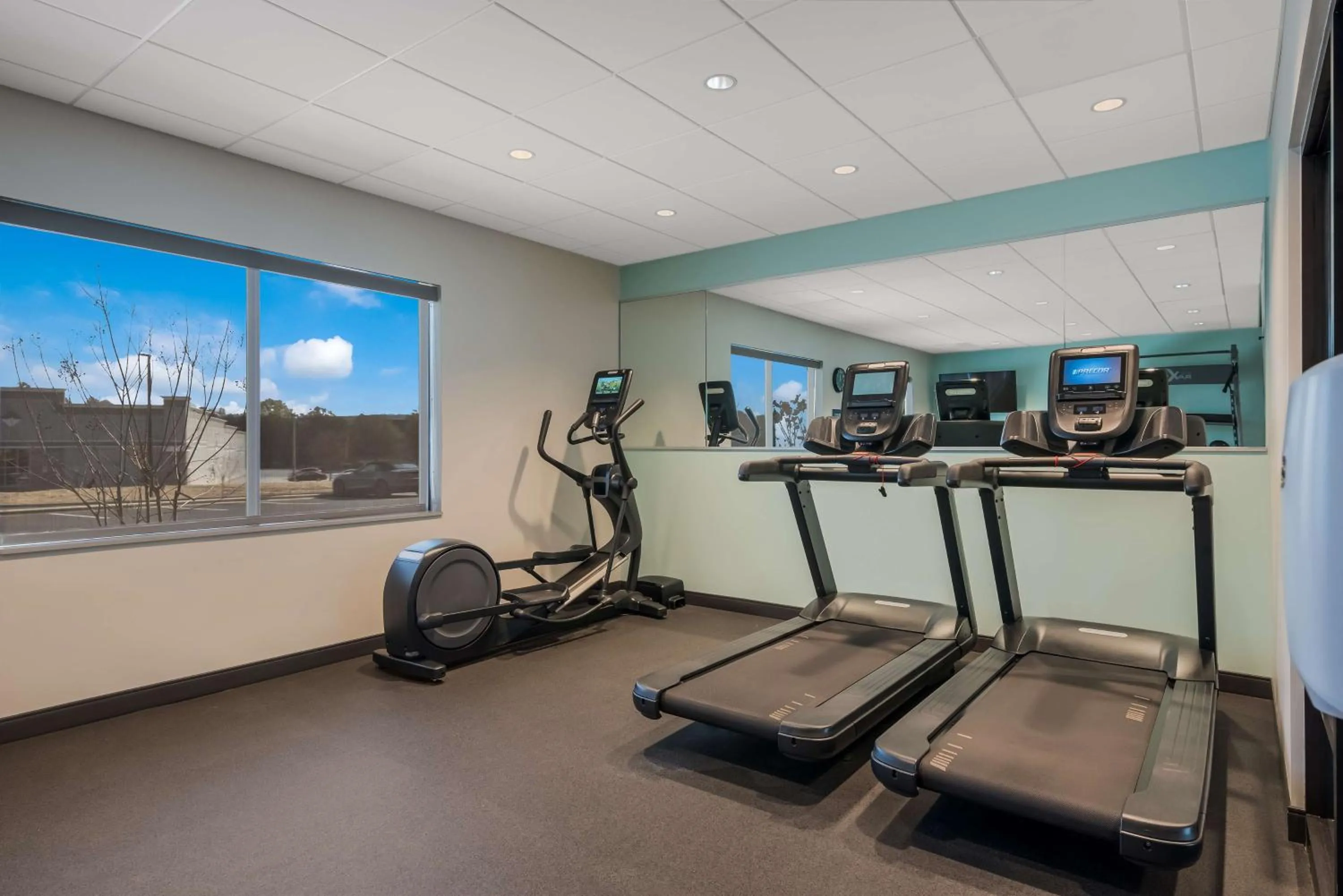 Fitness centre/facilities in Tru By Hilton Greensboro, Nc