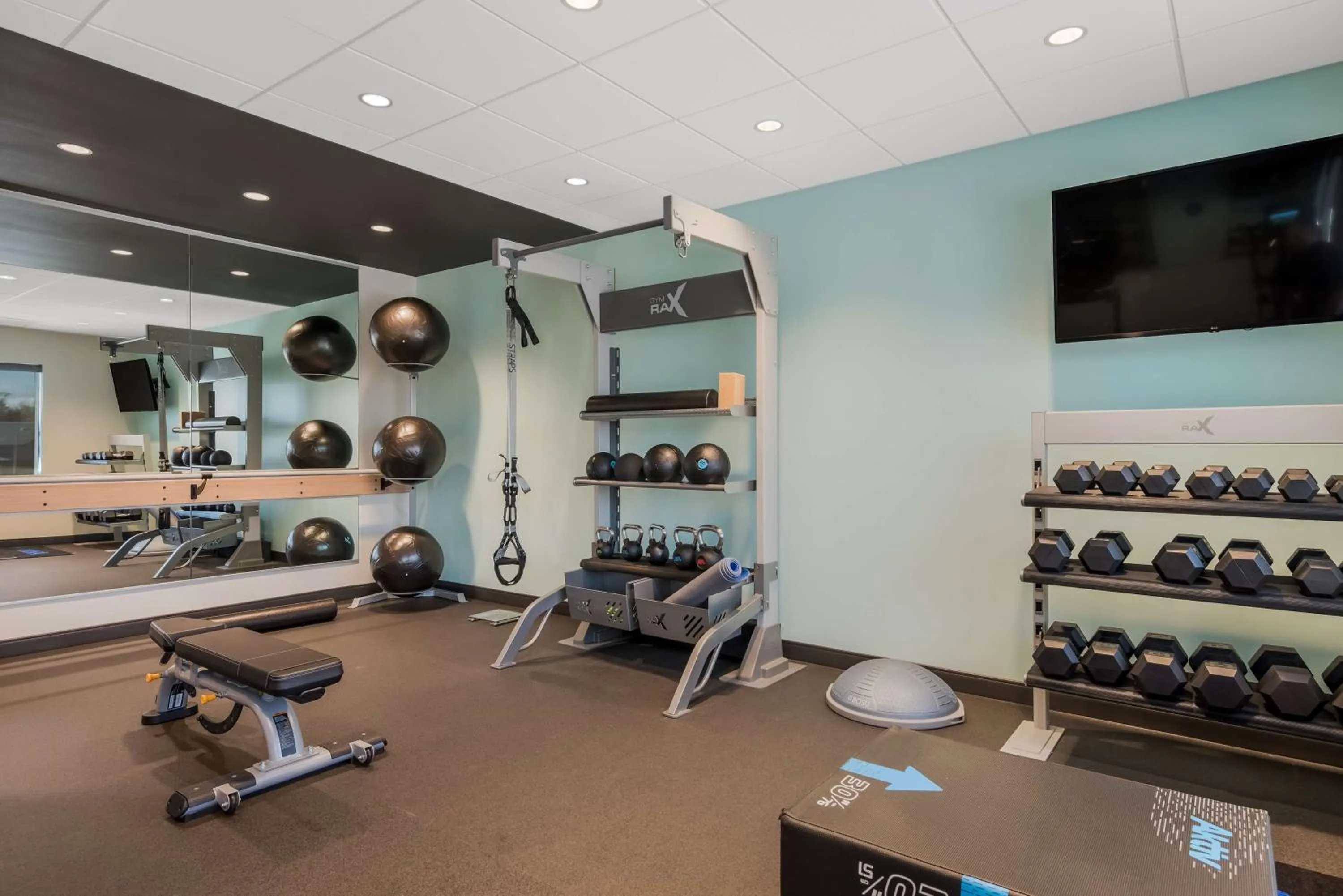 Fitness centre/facilities in Tru By Hilton Greensboro, Nc