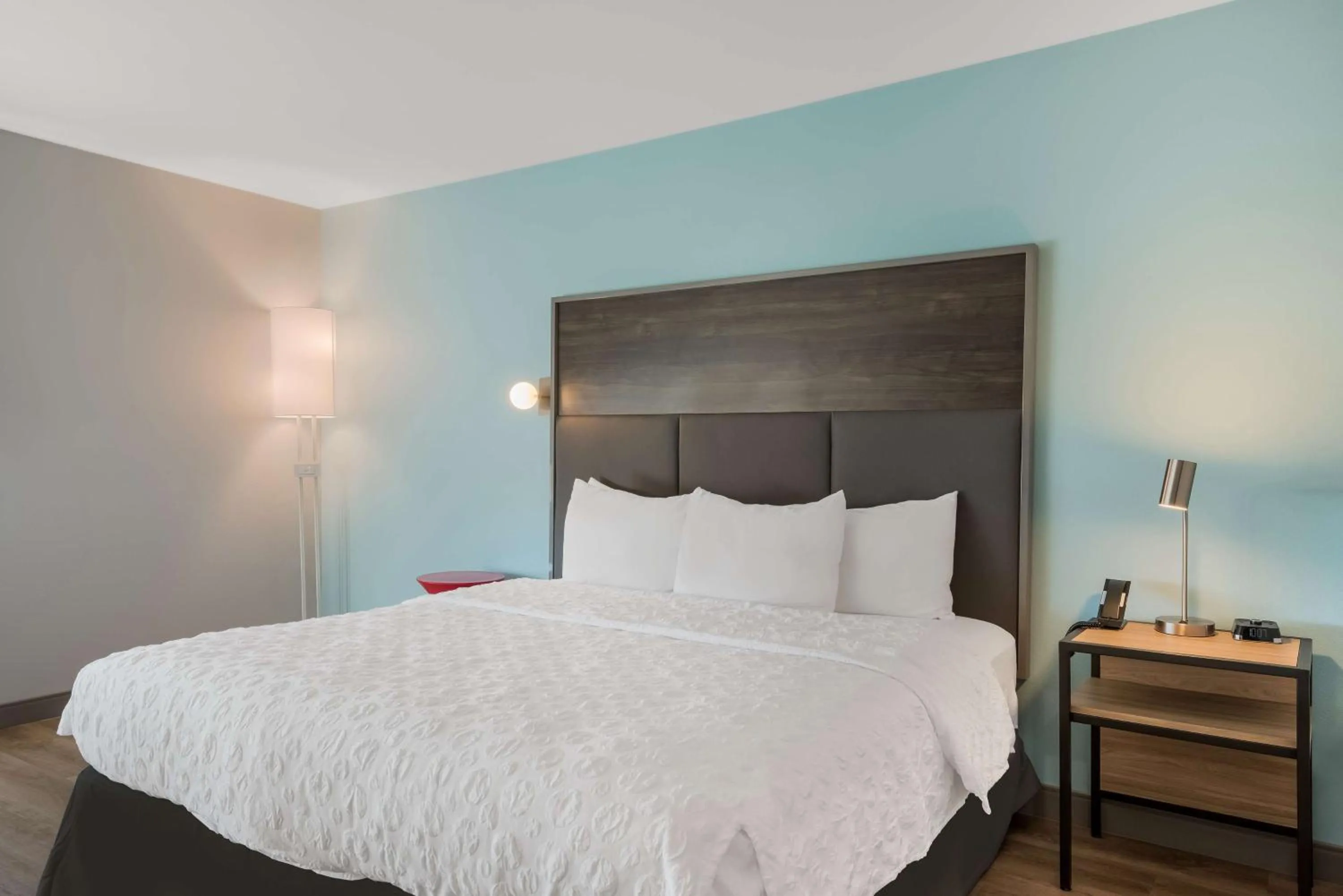 Bed in Tru By Hilton Greensboro, Nc