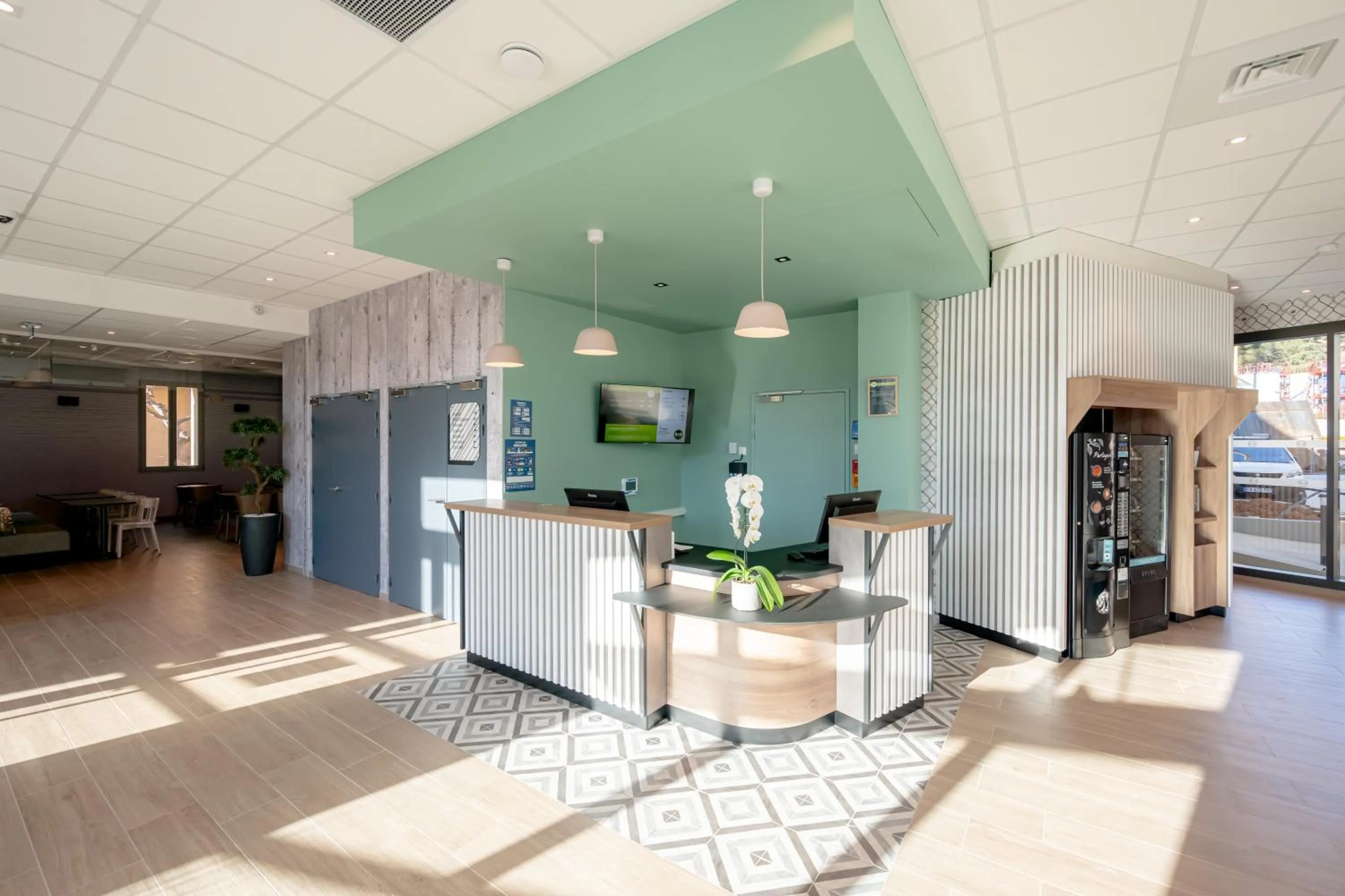 Lobby or reception in B&B HOTEL Toulon Centre Gare