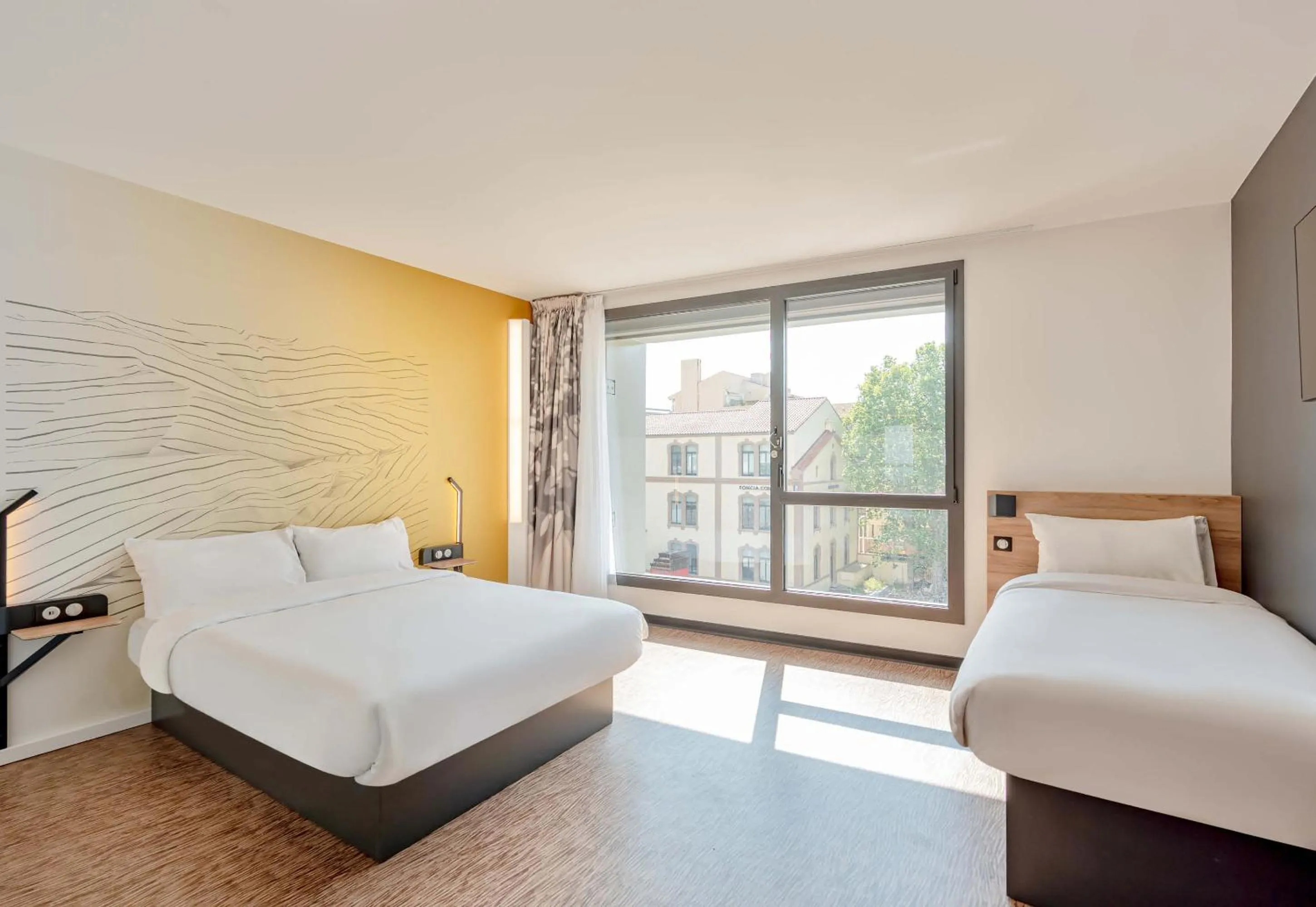 Bedroom, Bed in B&B HOTEL Toulon Centre Gare