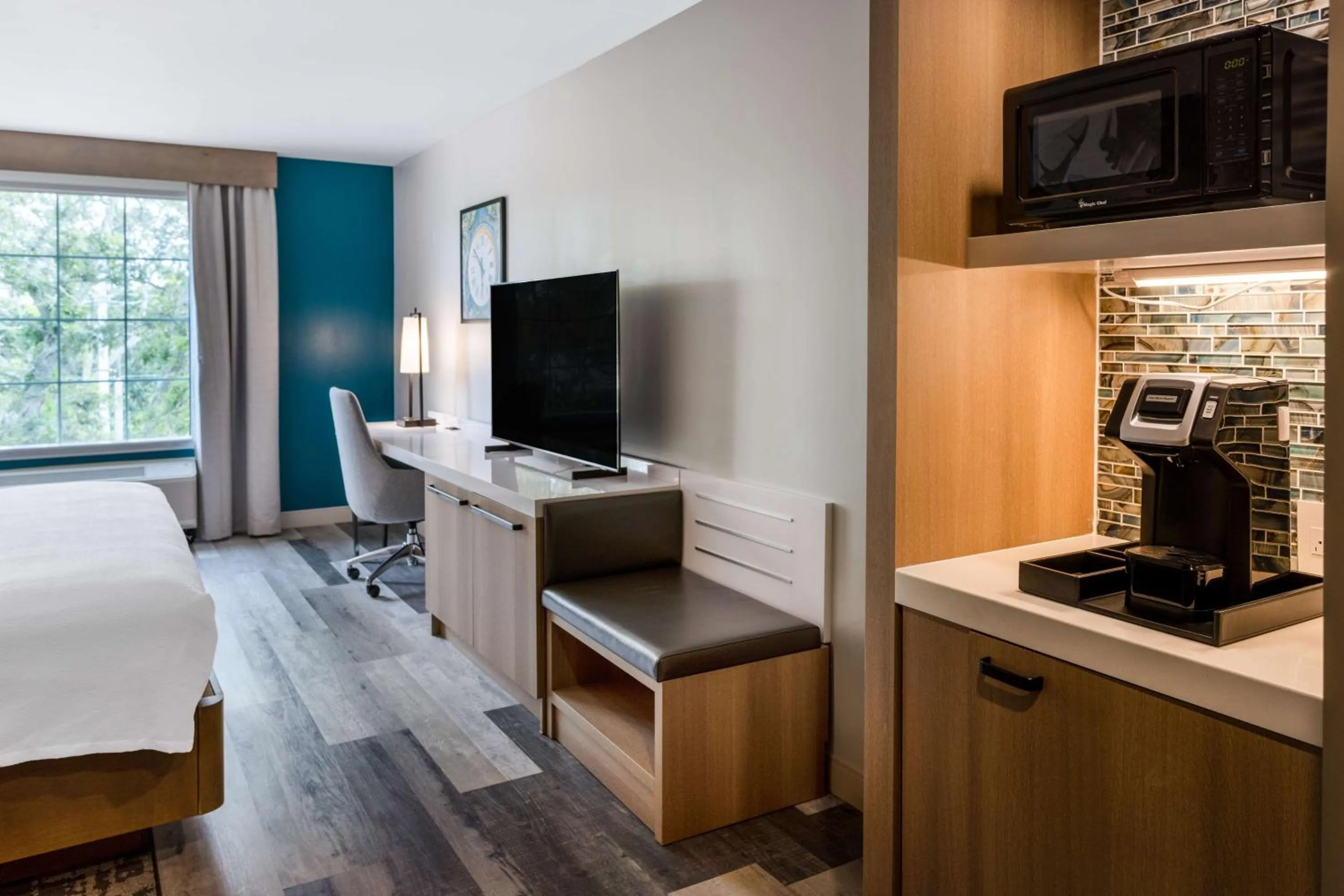 Bedroom, Bed in Hilton Garden Inn St Augustine-Historic District