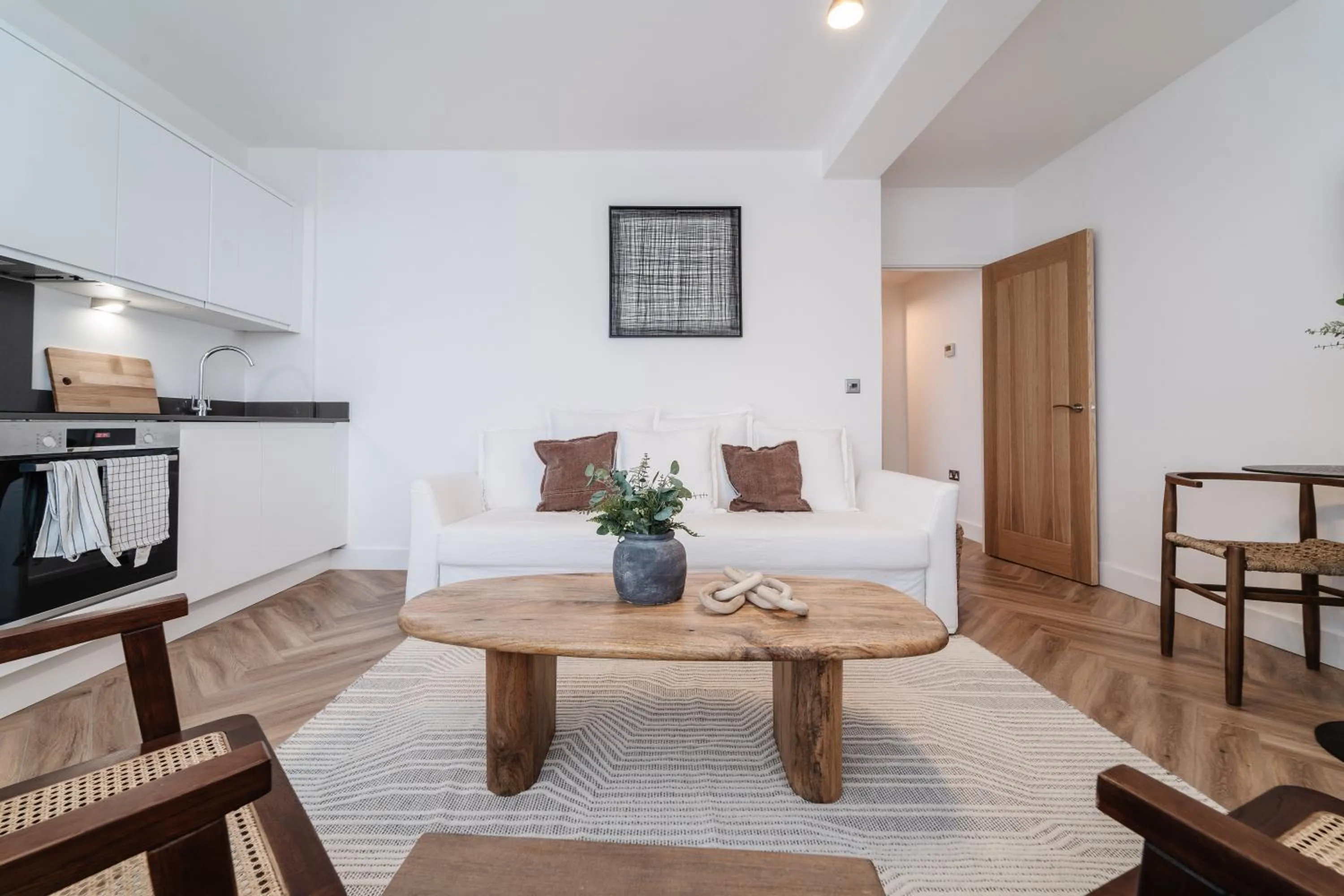 Seating area, Bed in Royal House Stylish Apartments - Chester