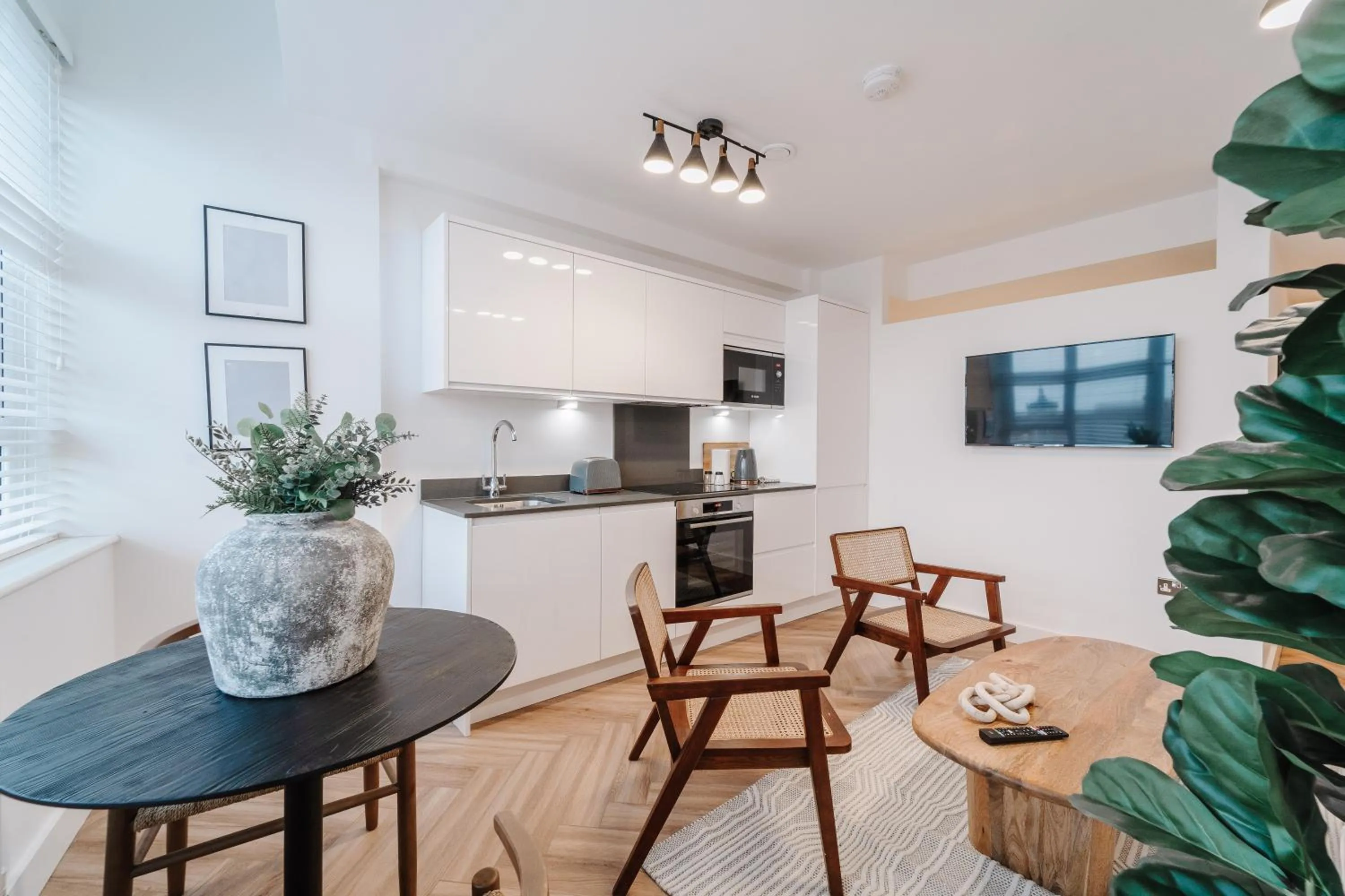 Kitchen or kitchenette in Royal House Stylish Apartments - Chester