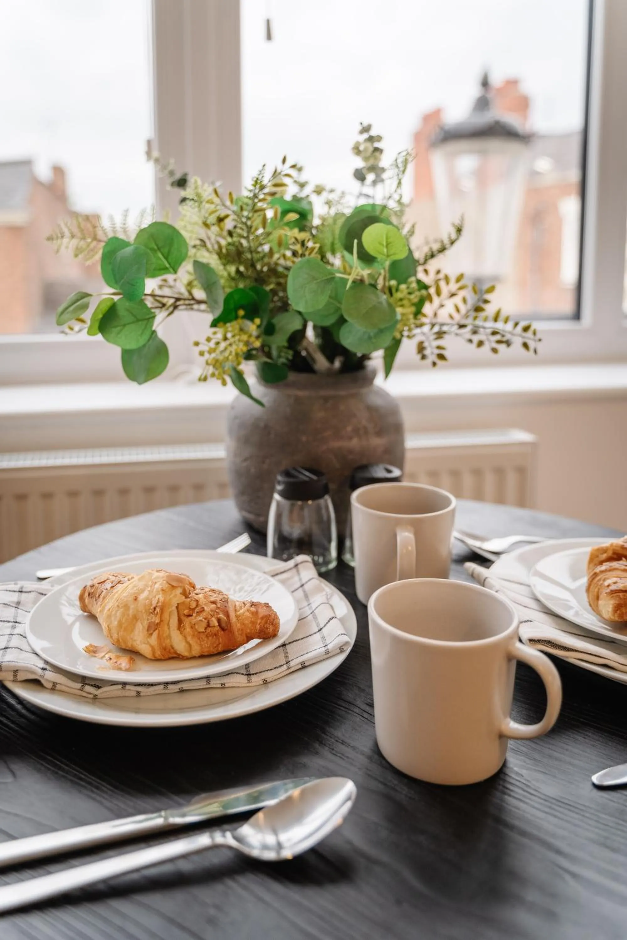 Dining area in Royal House Stylish Apartments - Chester