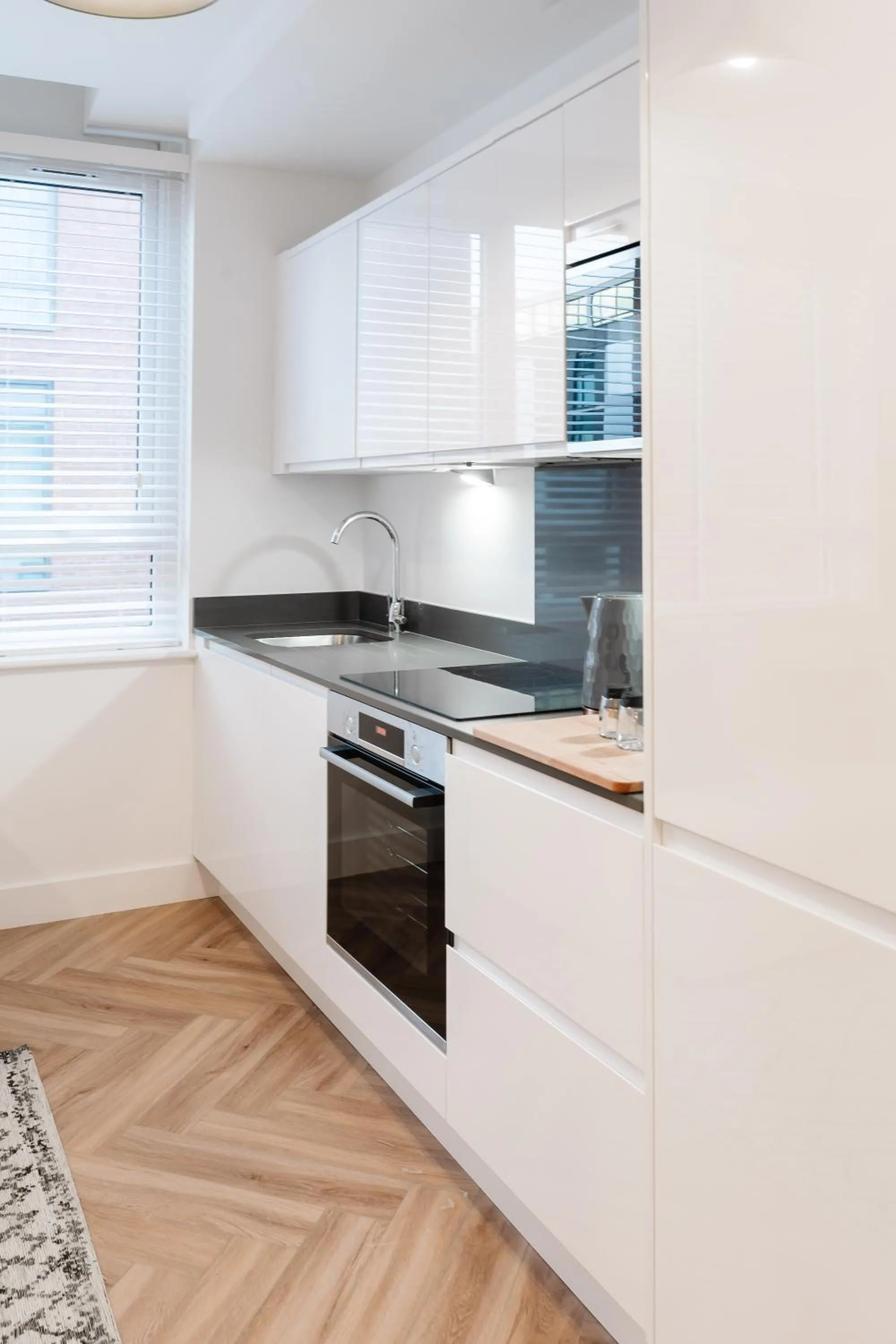 Kitchen or kitchenette in Royal House Stylish Apartments - Chester