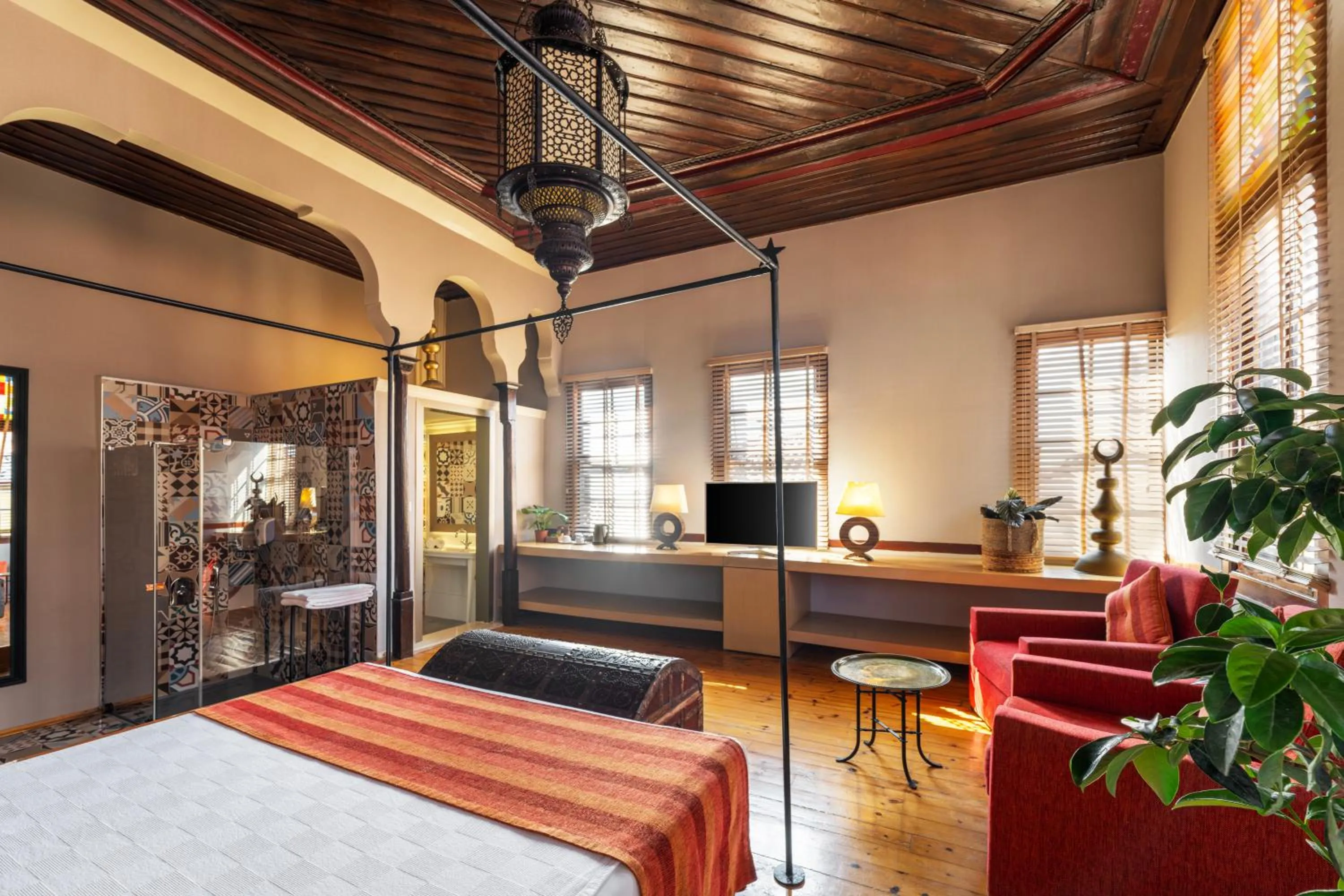 Photo of the whole room, Bed in Alp Pasa Hotel - Special Class