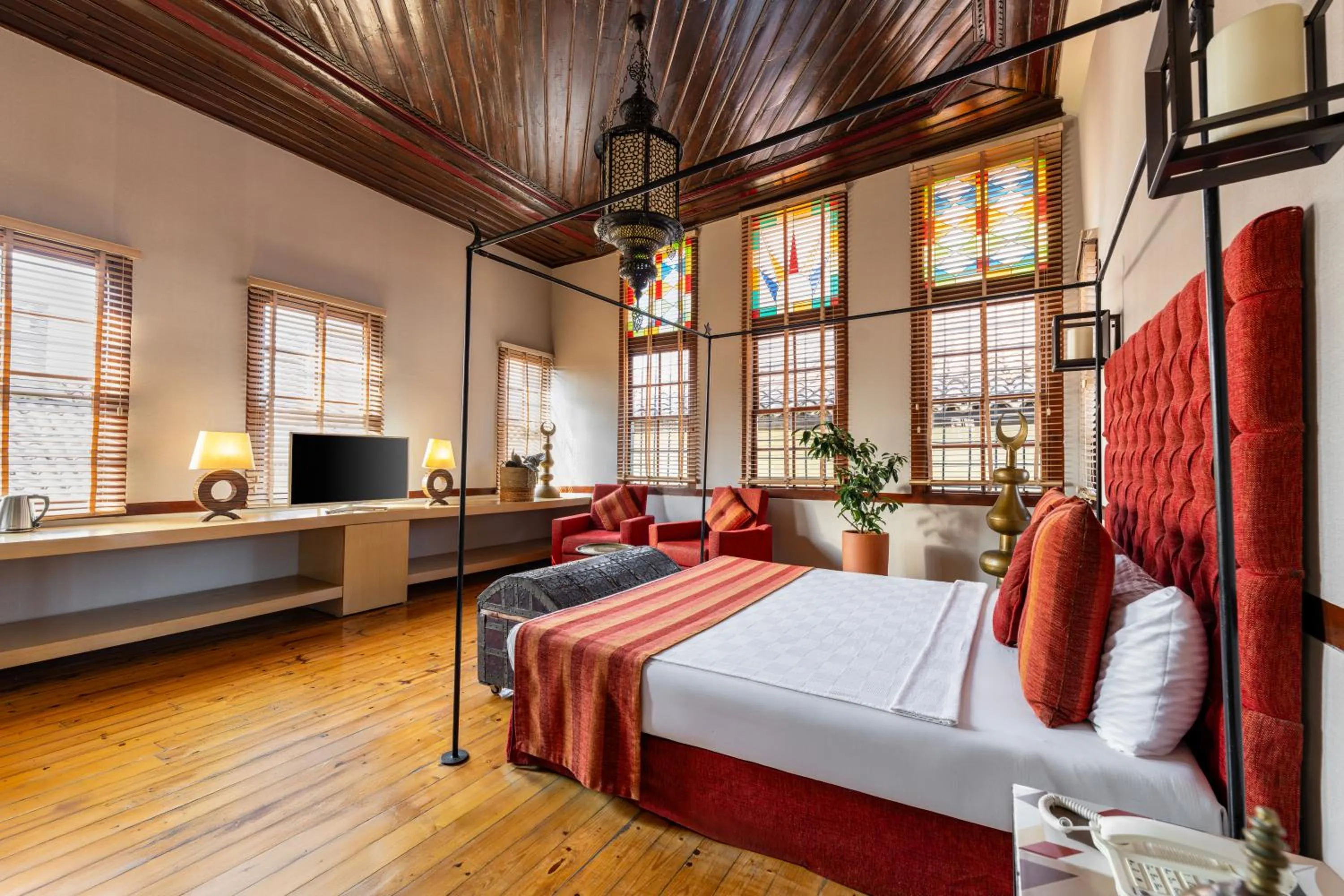 Photo of the whole room, Bed in Alp Pasa Hotel - Special Class