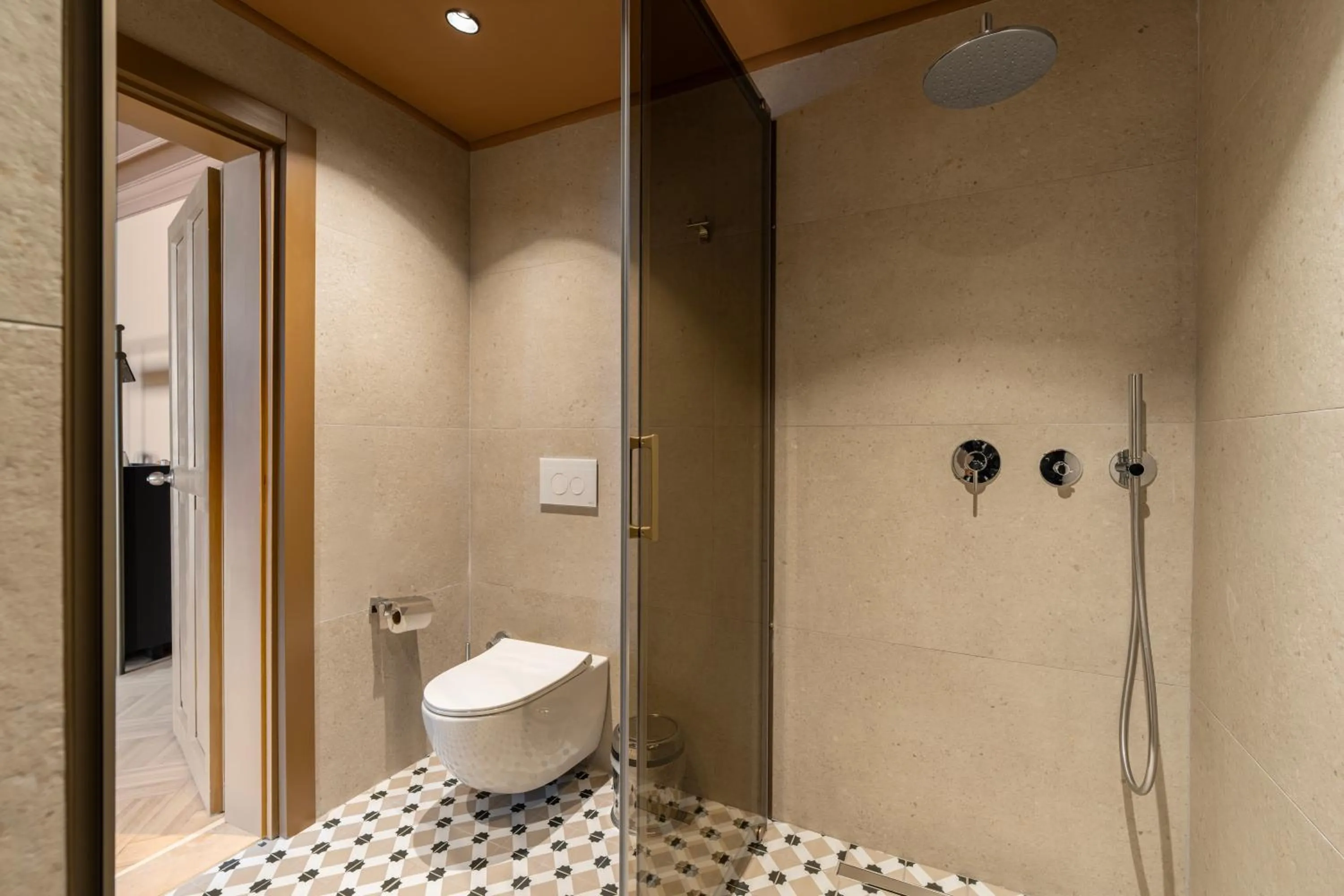 Shower in Alp Pasa Hotel - Special Class