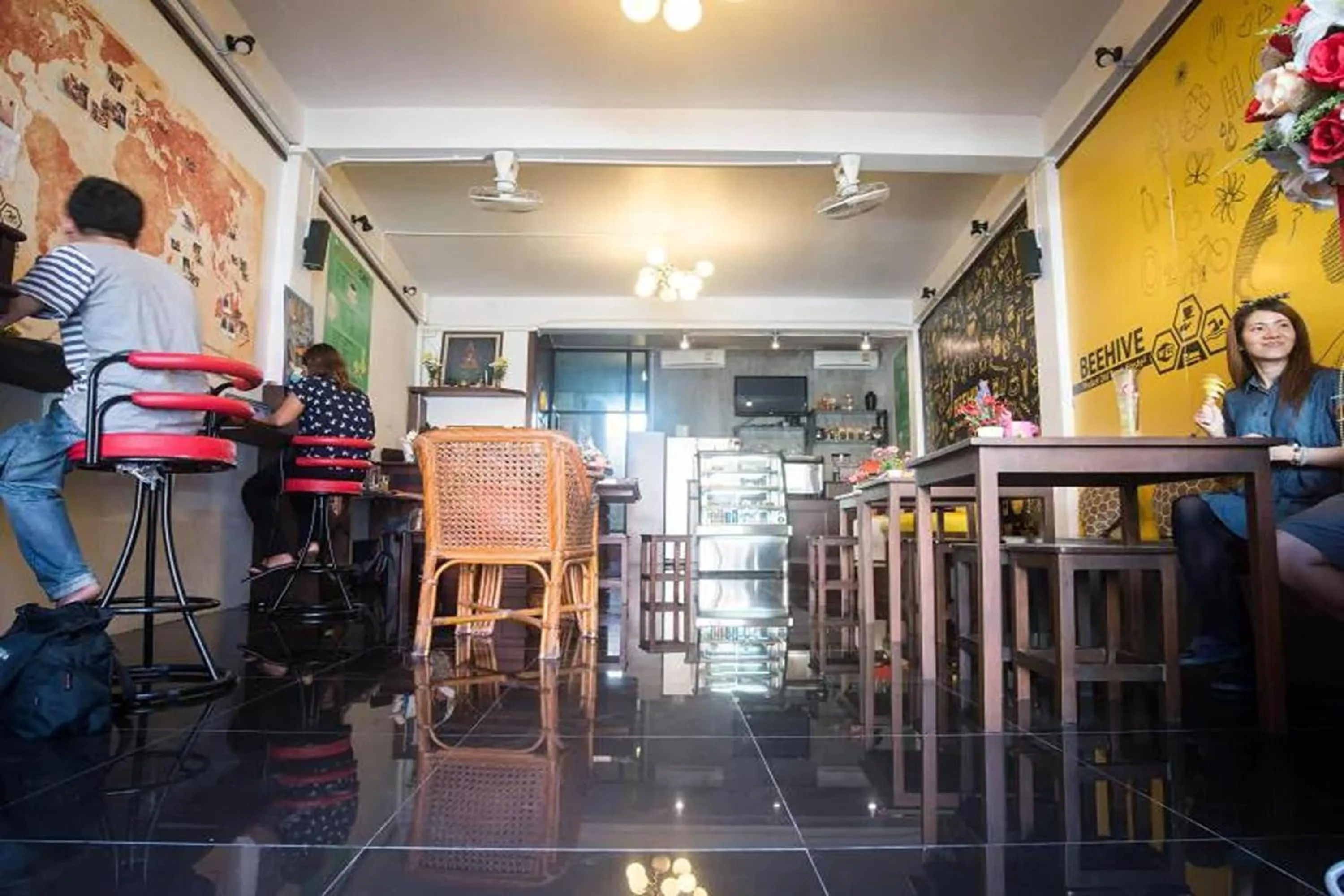 Lobby or reception in Beehive Phuket Old Town Hostel