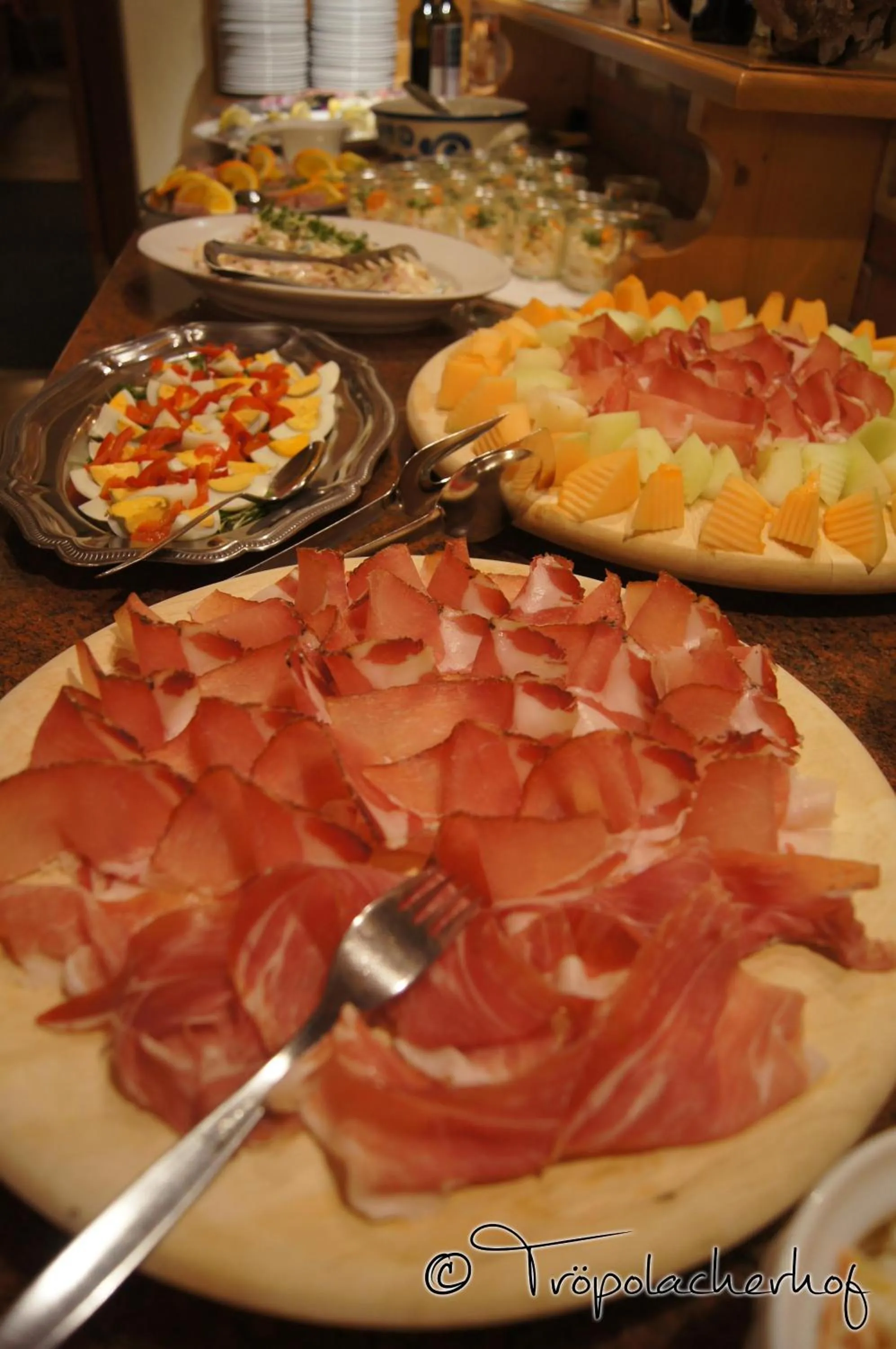 Food and drinks in Der Tröpolacherhof Hotel & Restaurant