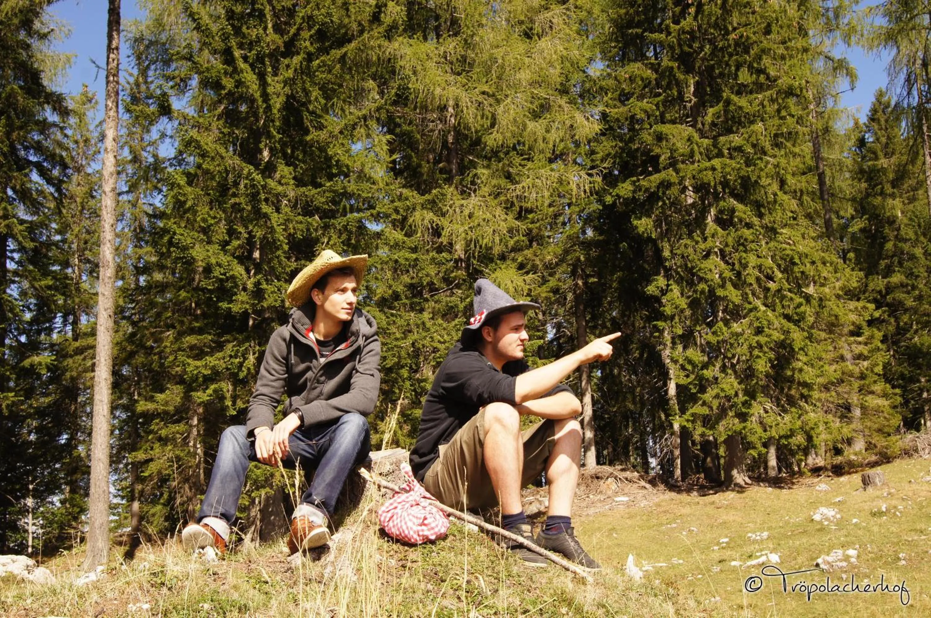 Hiking in Der Tröpolacherhof Hotel & Restaurant