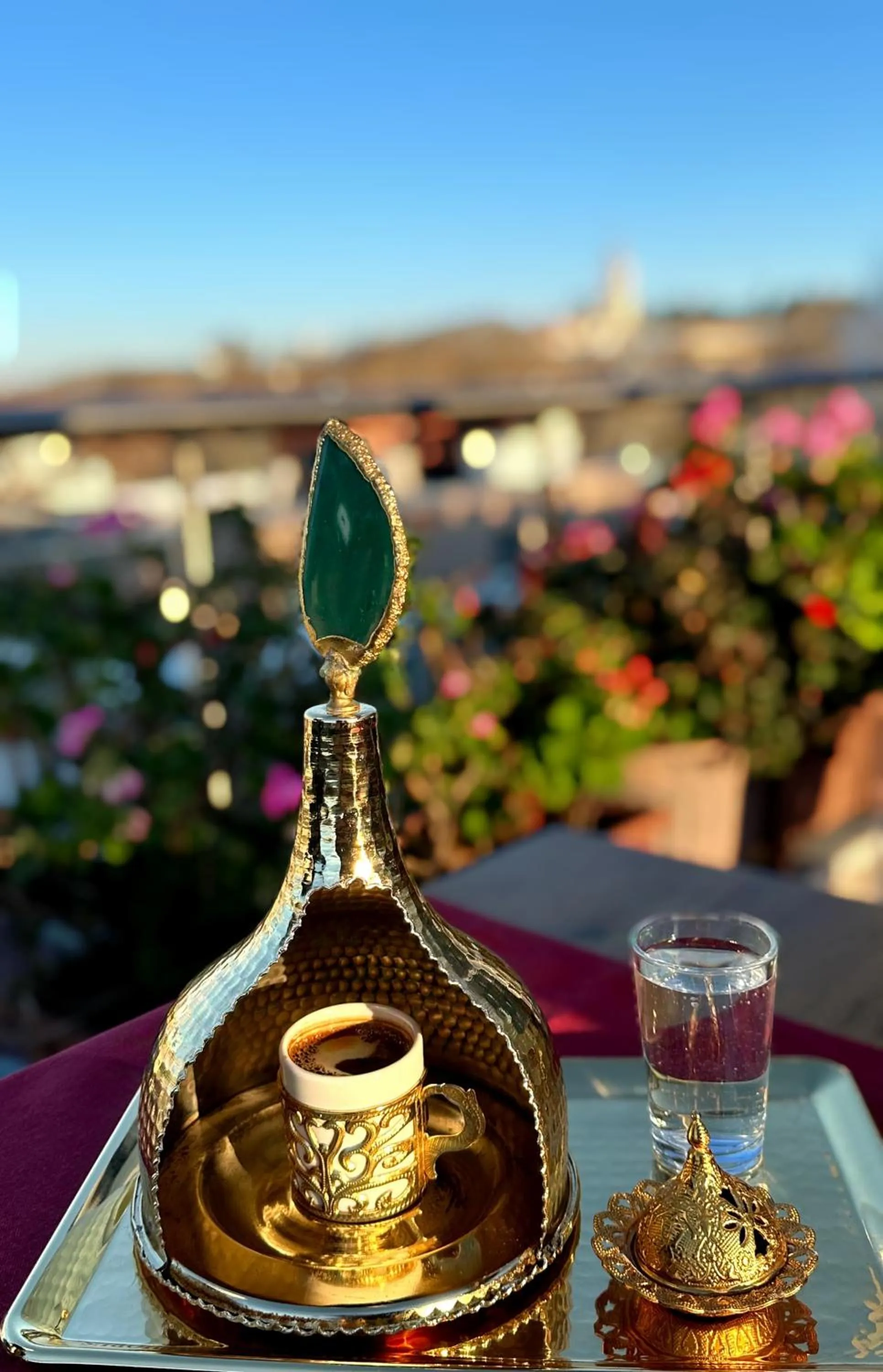 Restaurant/places to eat in Golden Horn Hotel