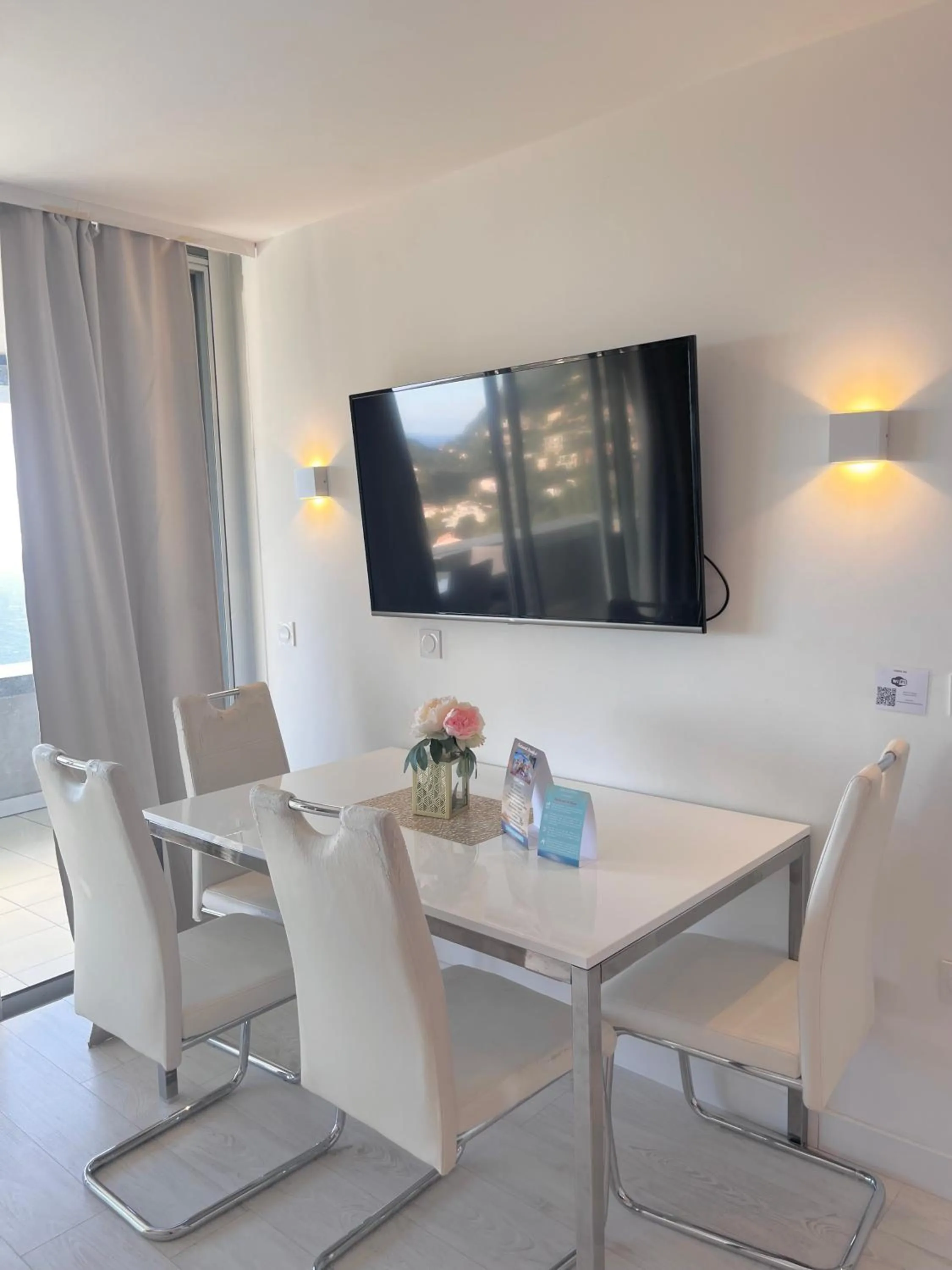 SARA RIVIERA Costa Plana