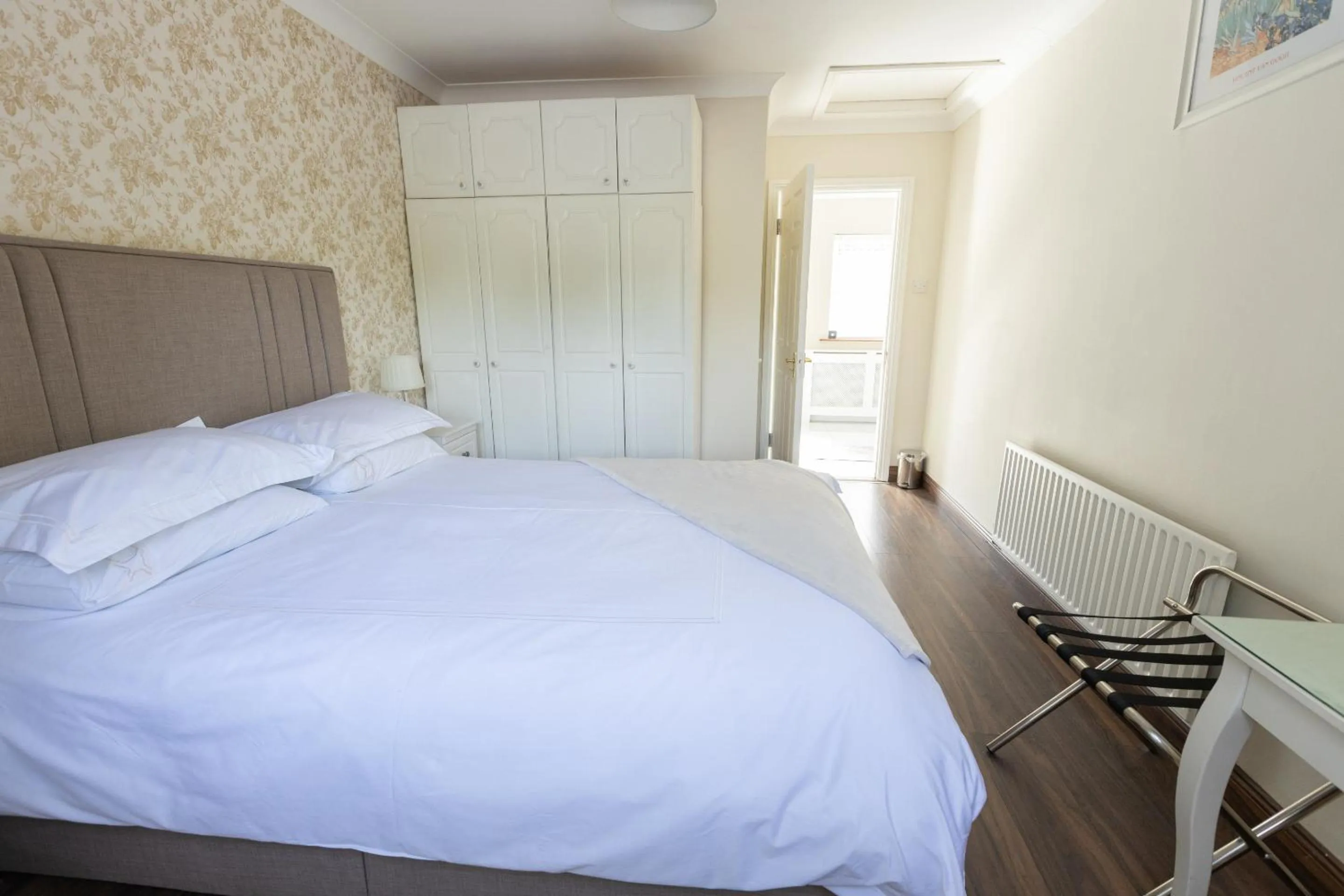 Bedroom, Bed in Brielle House