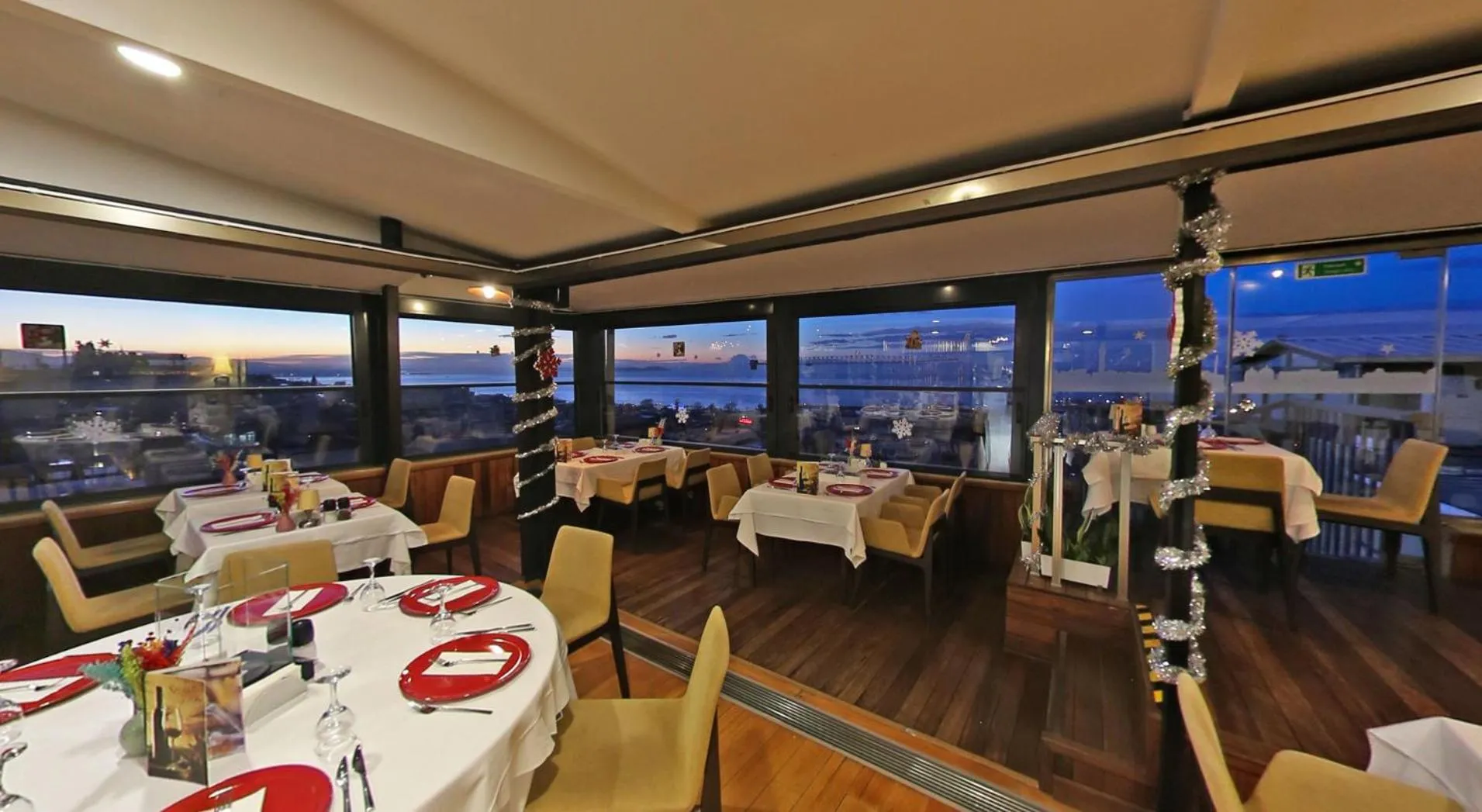 Restaurant/places to eat in Antik Hotel Istanbul