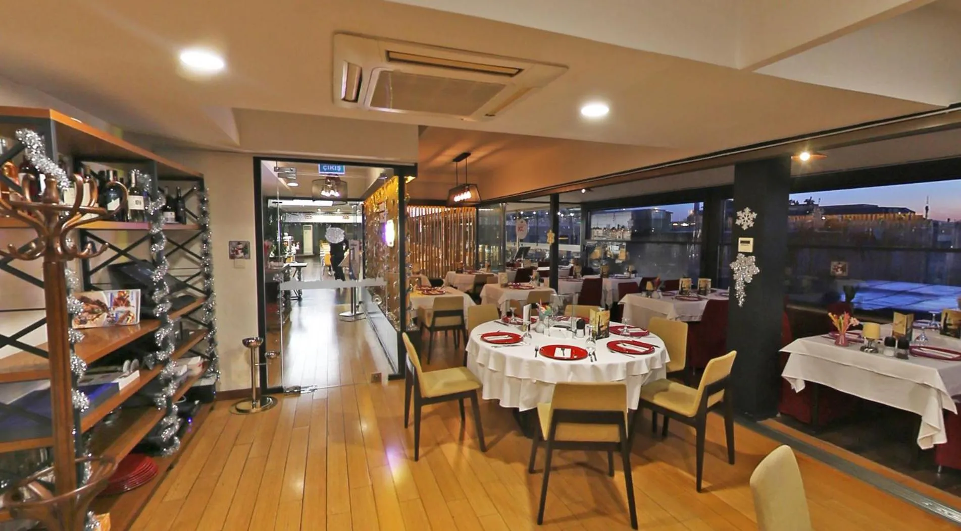 Restaurant/places to eat in Antik Hotel Istanbul