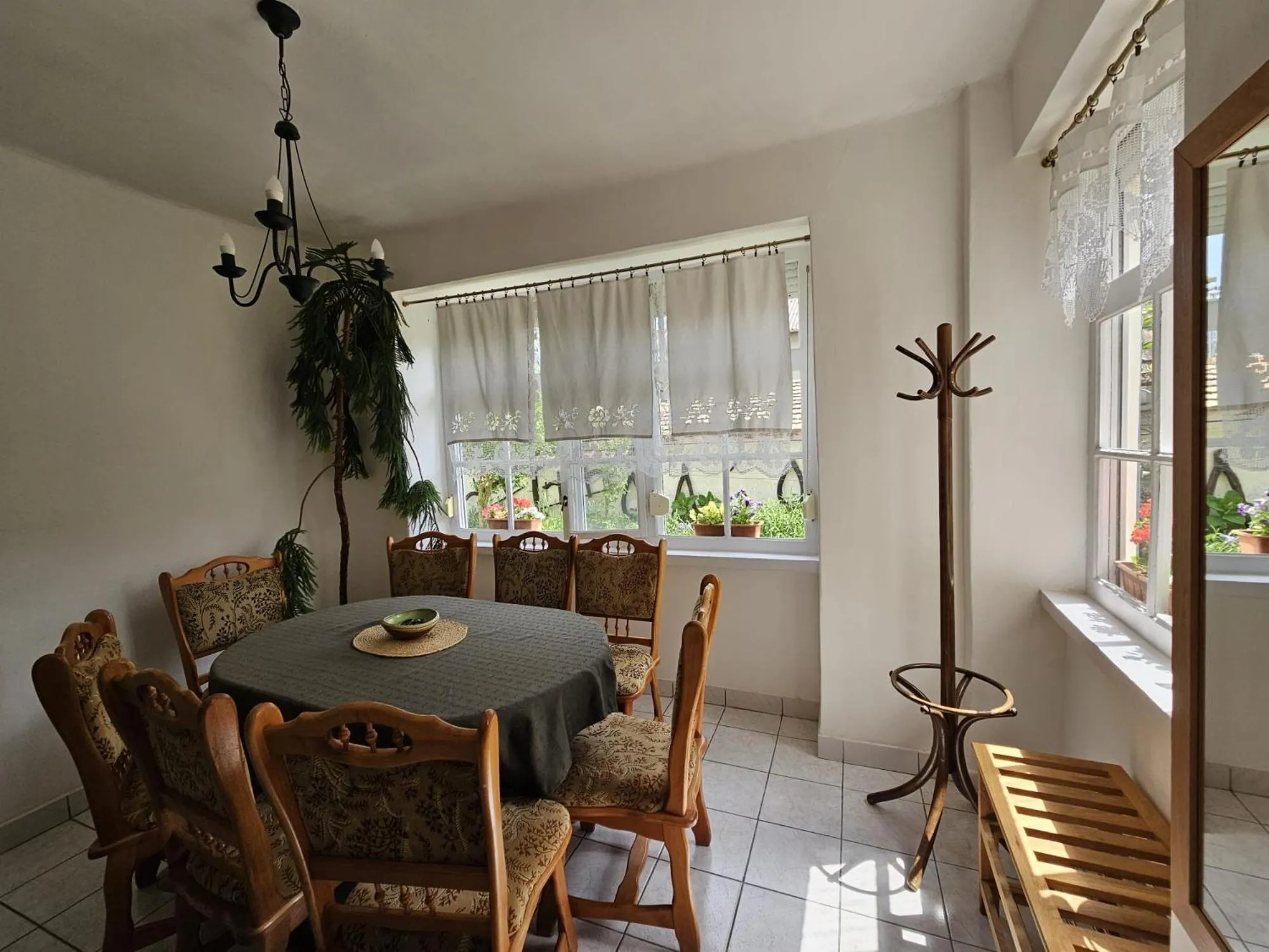 Communal lounge/ TV room in Penzión Emese