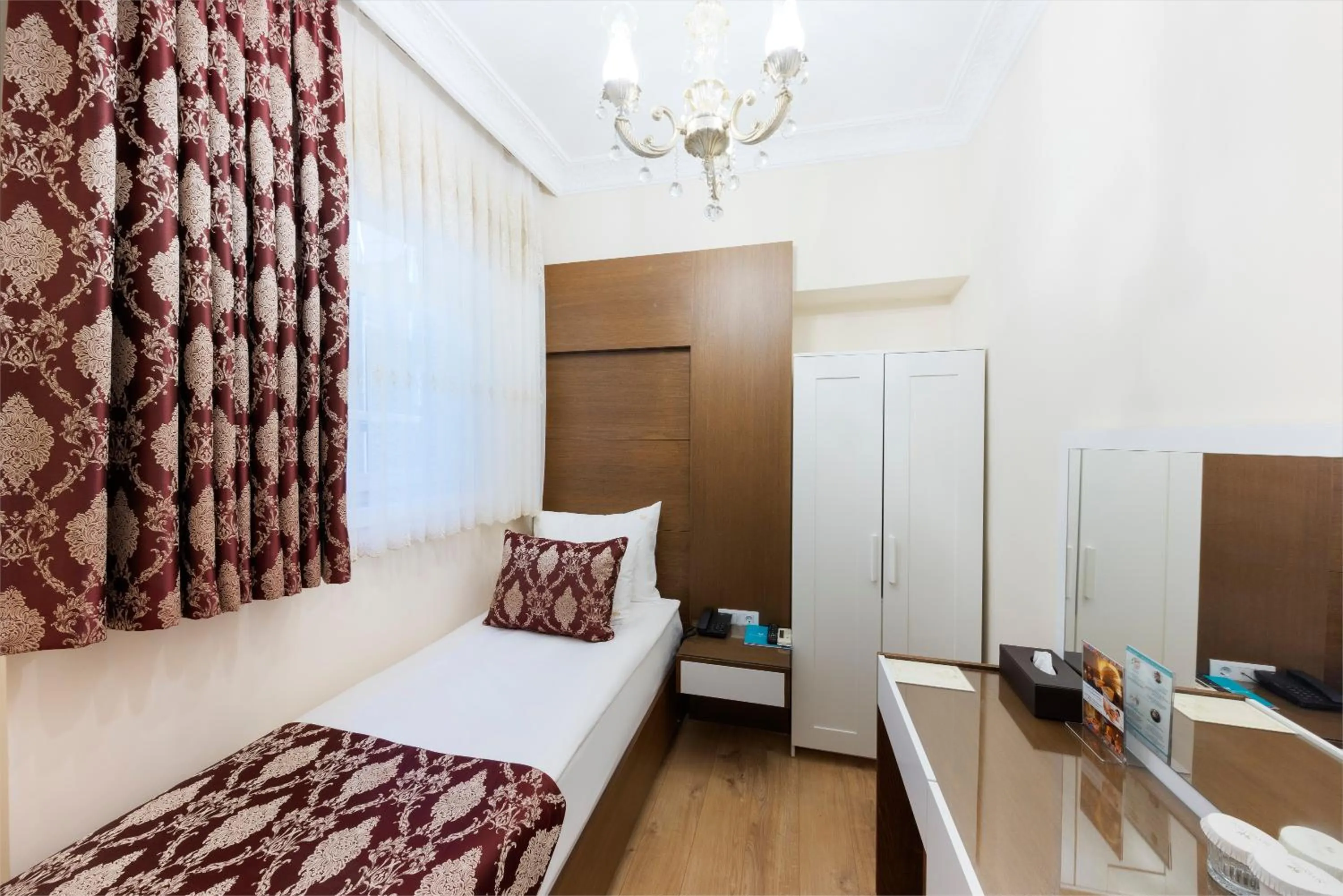 Photo of the whole room in Hotel Uyan-Special Category