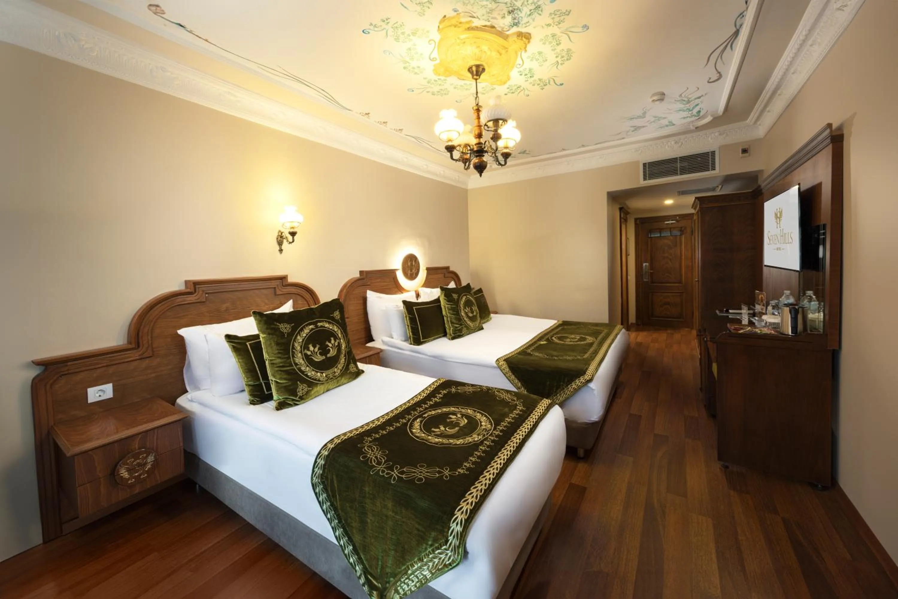 Photo of the whole room in Hotel Uyan-Special Category