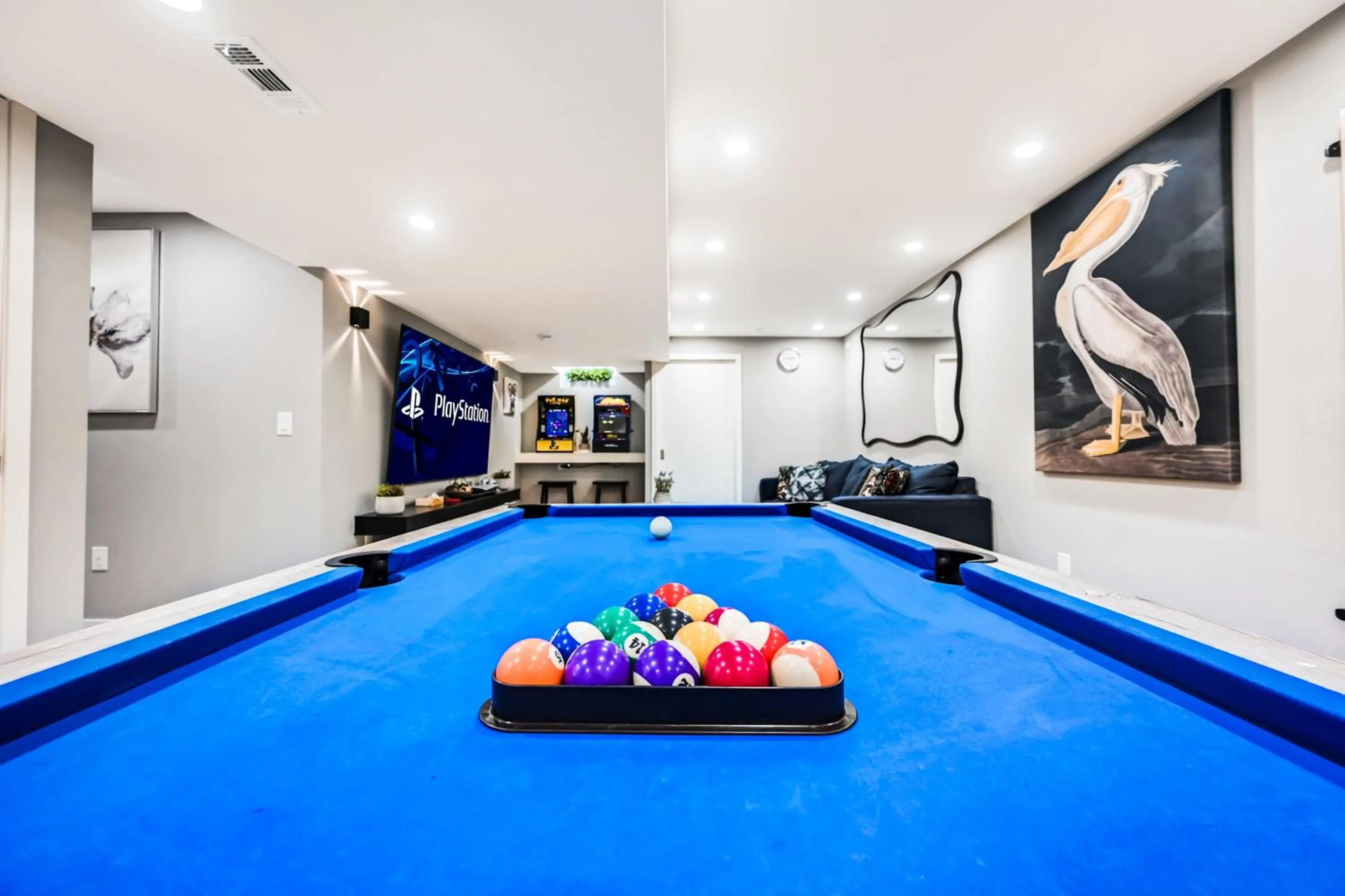 Modern 5BR, Kid-Friendly Home In Poconos with Pool Table