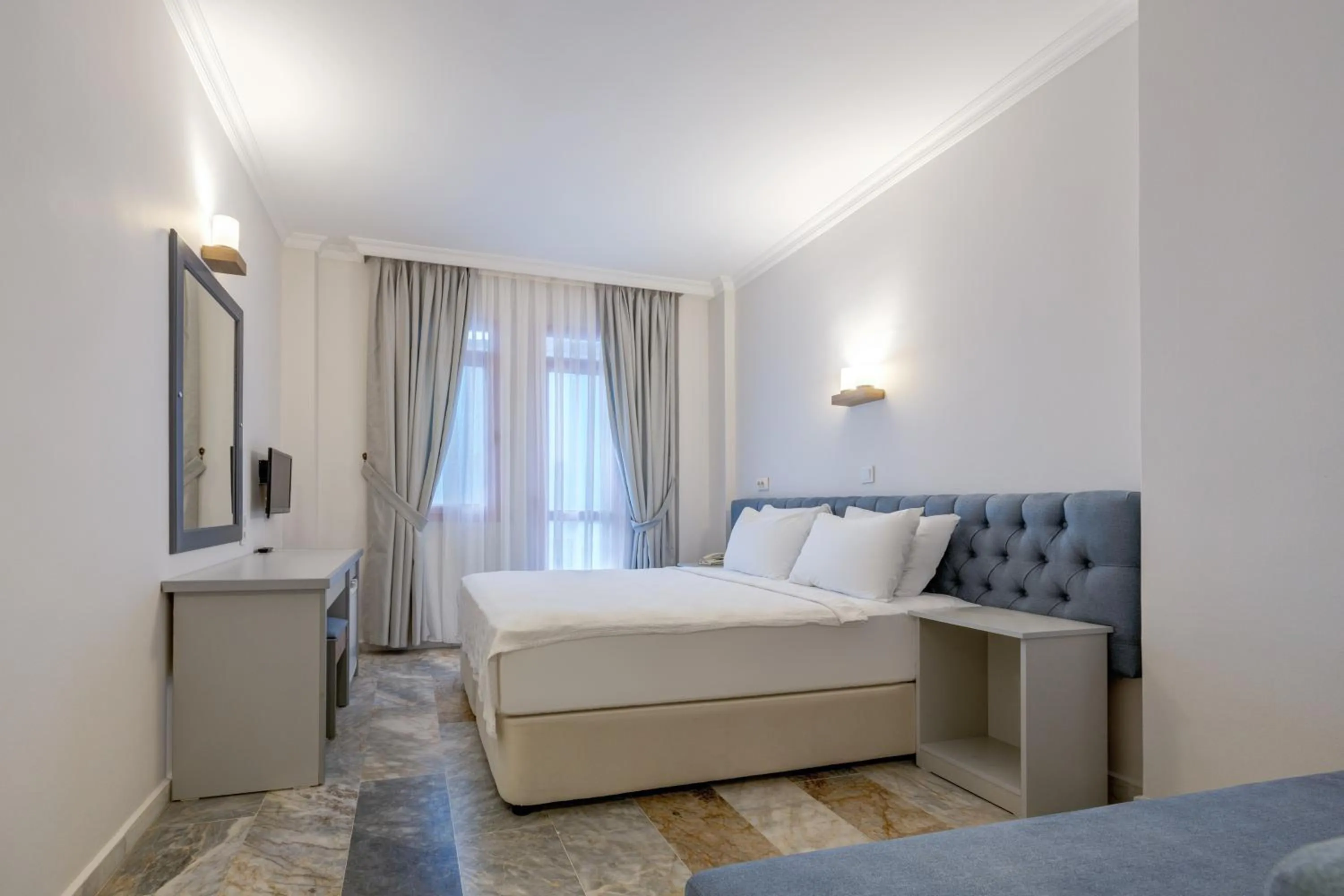 Photo of the whole room in Hanedan Beach Hotel