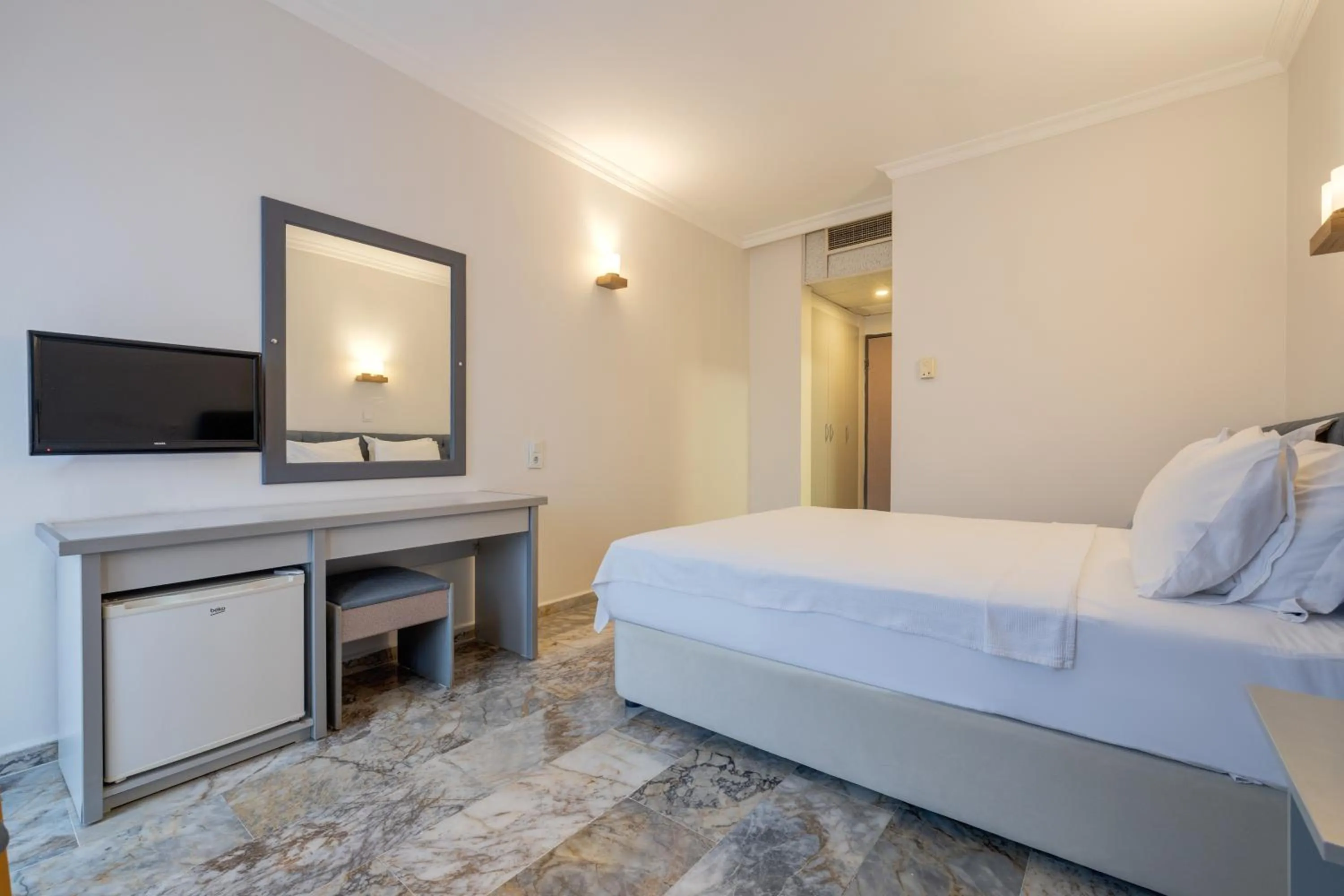 Photo of the whole room in Hanedan Beach Hotel