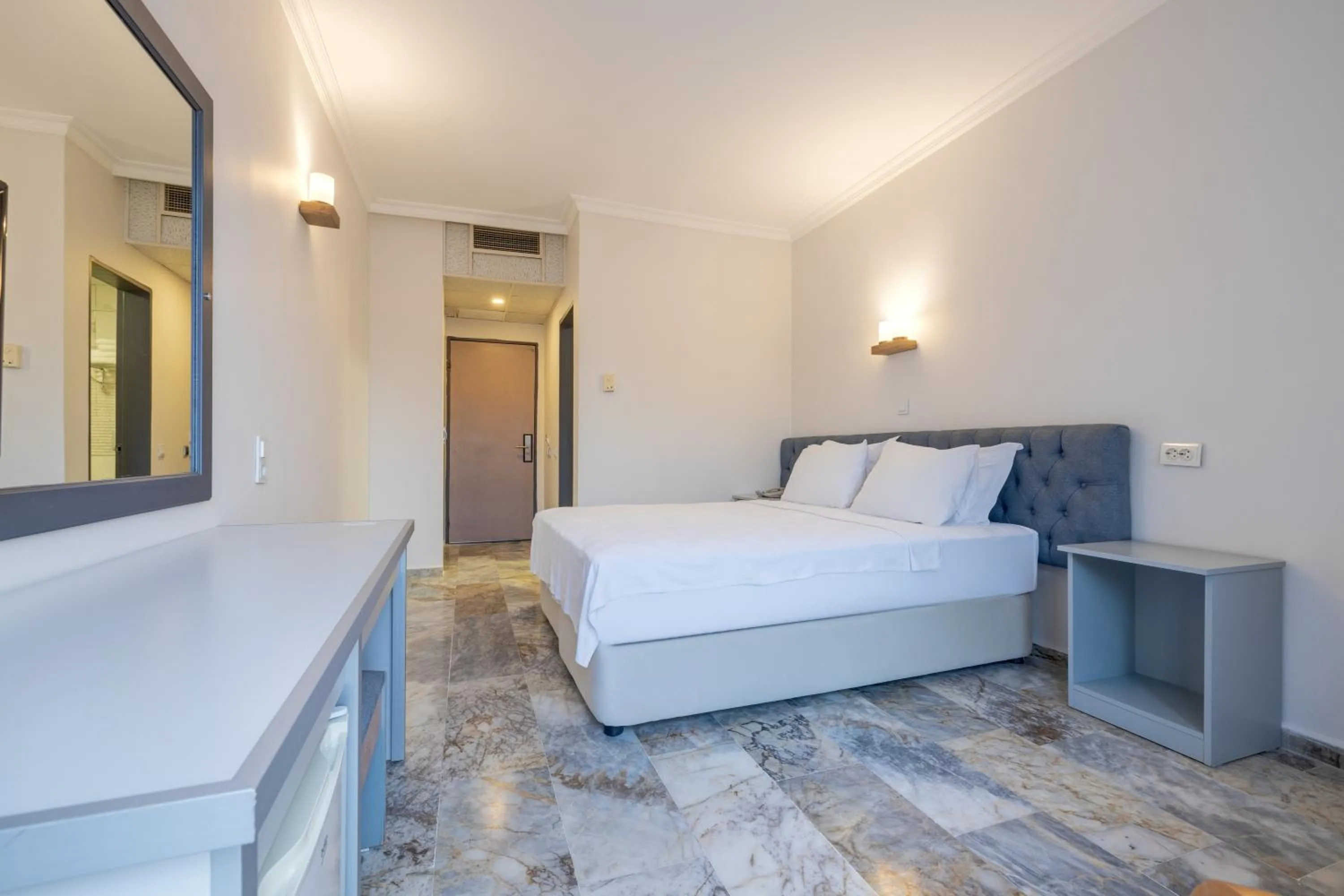 Bed in Hanedan Beach Hotel