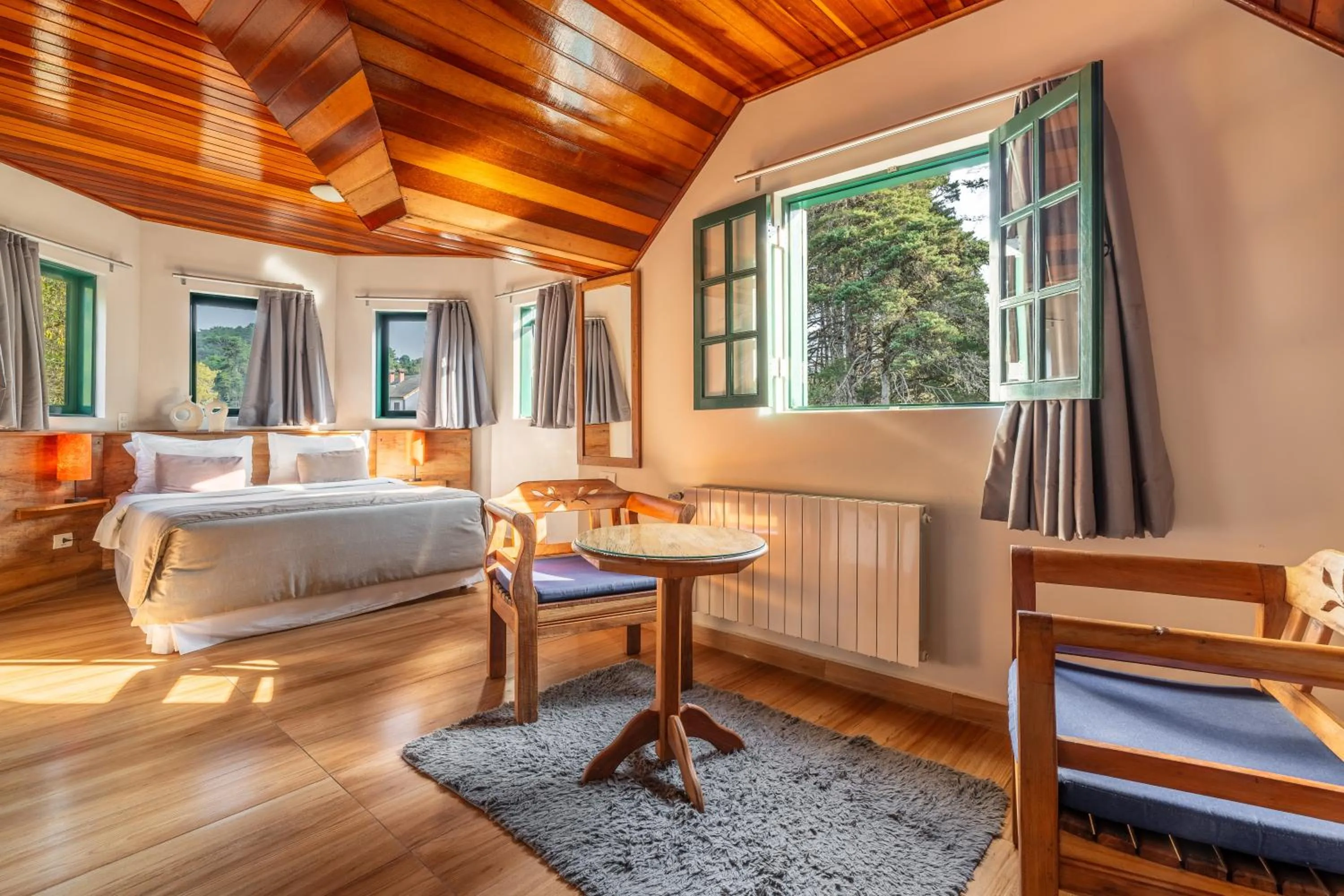 Charm Suite in Castelo Piazzale by Concavus