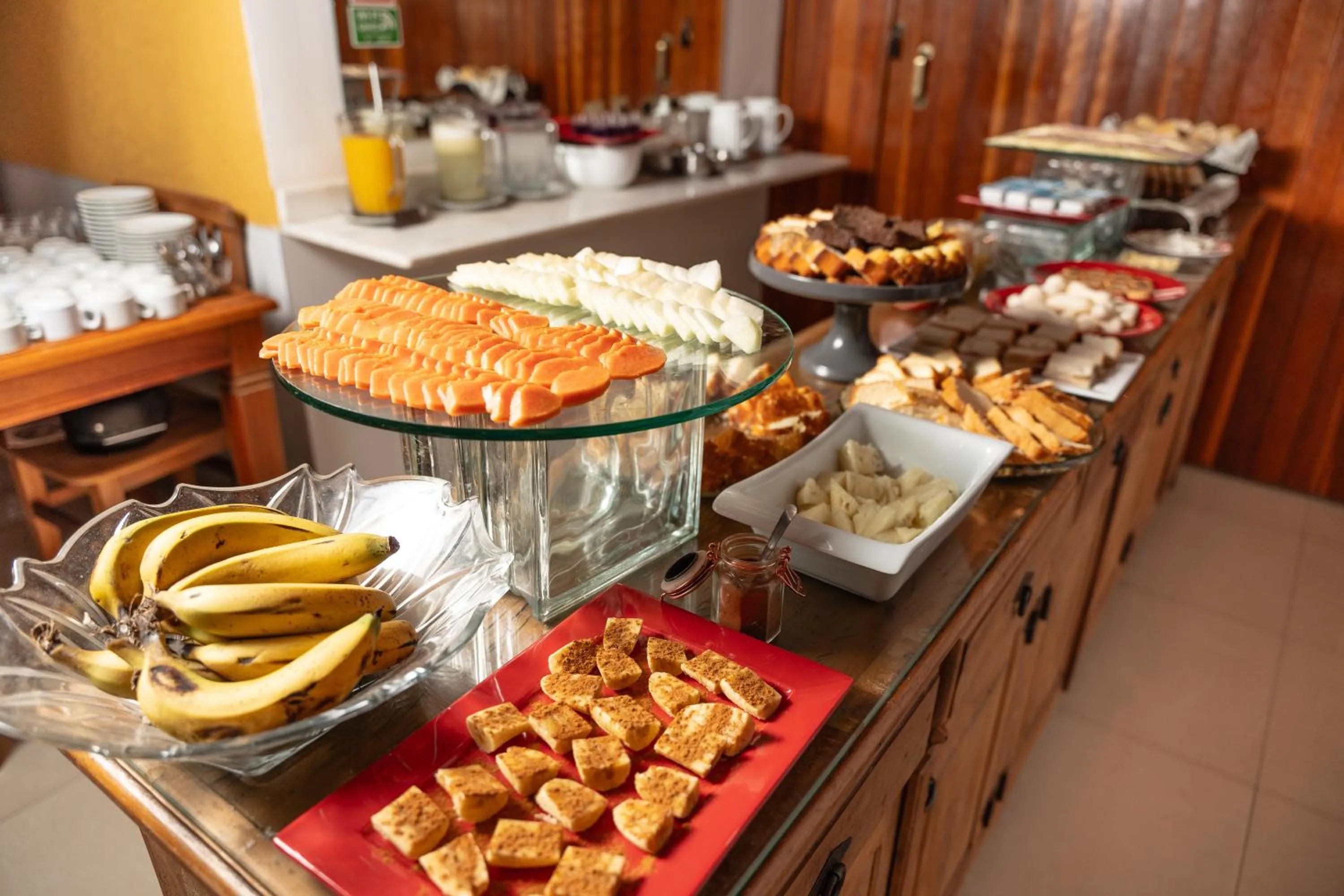 Breakfast in Castelo Piazzale by Concavus