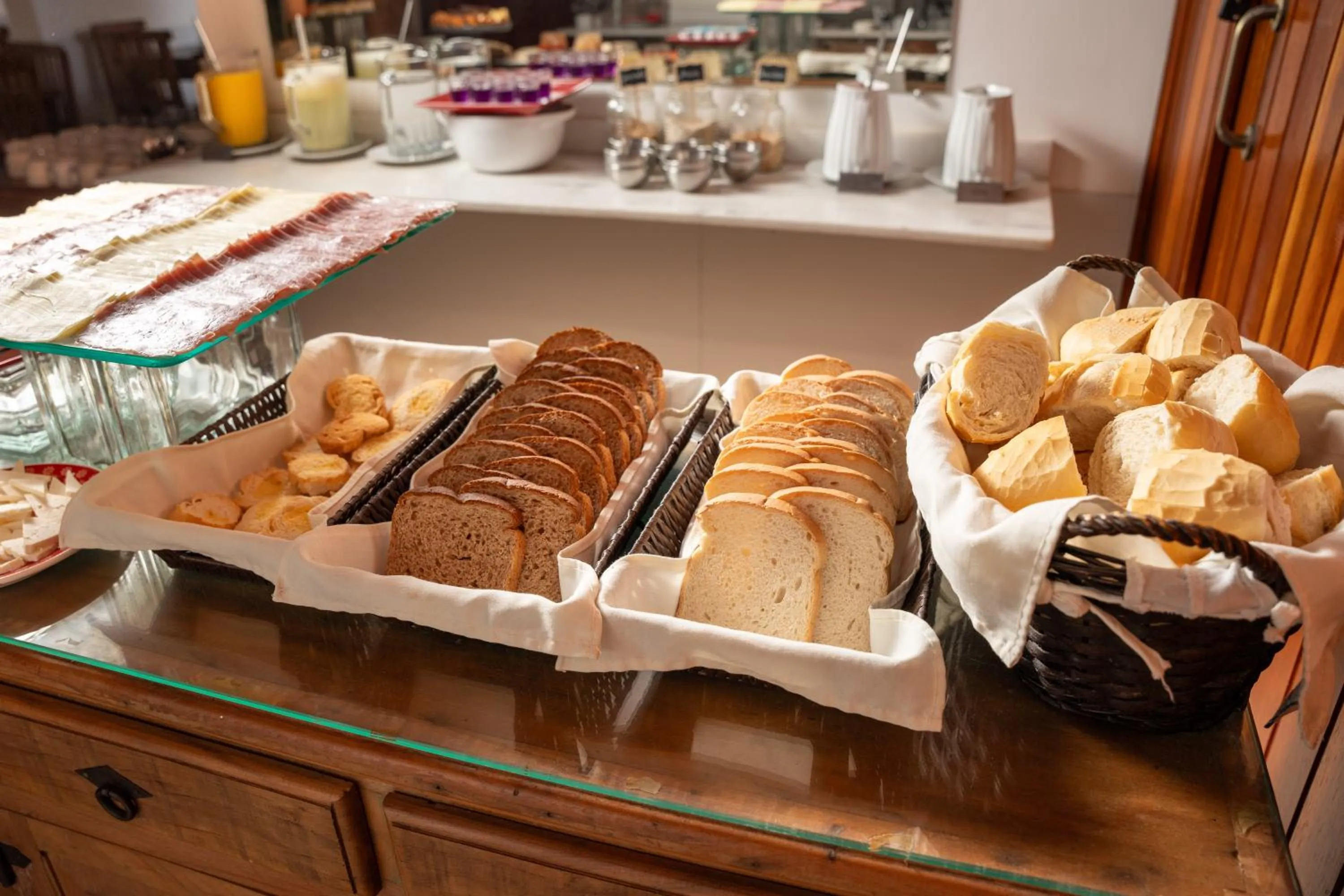 Breakfast in Castelo Piazzale by Concavus