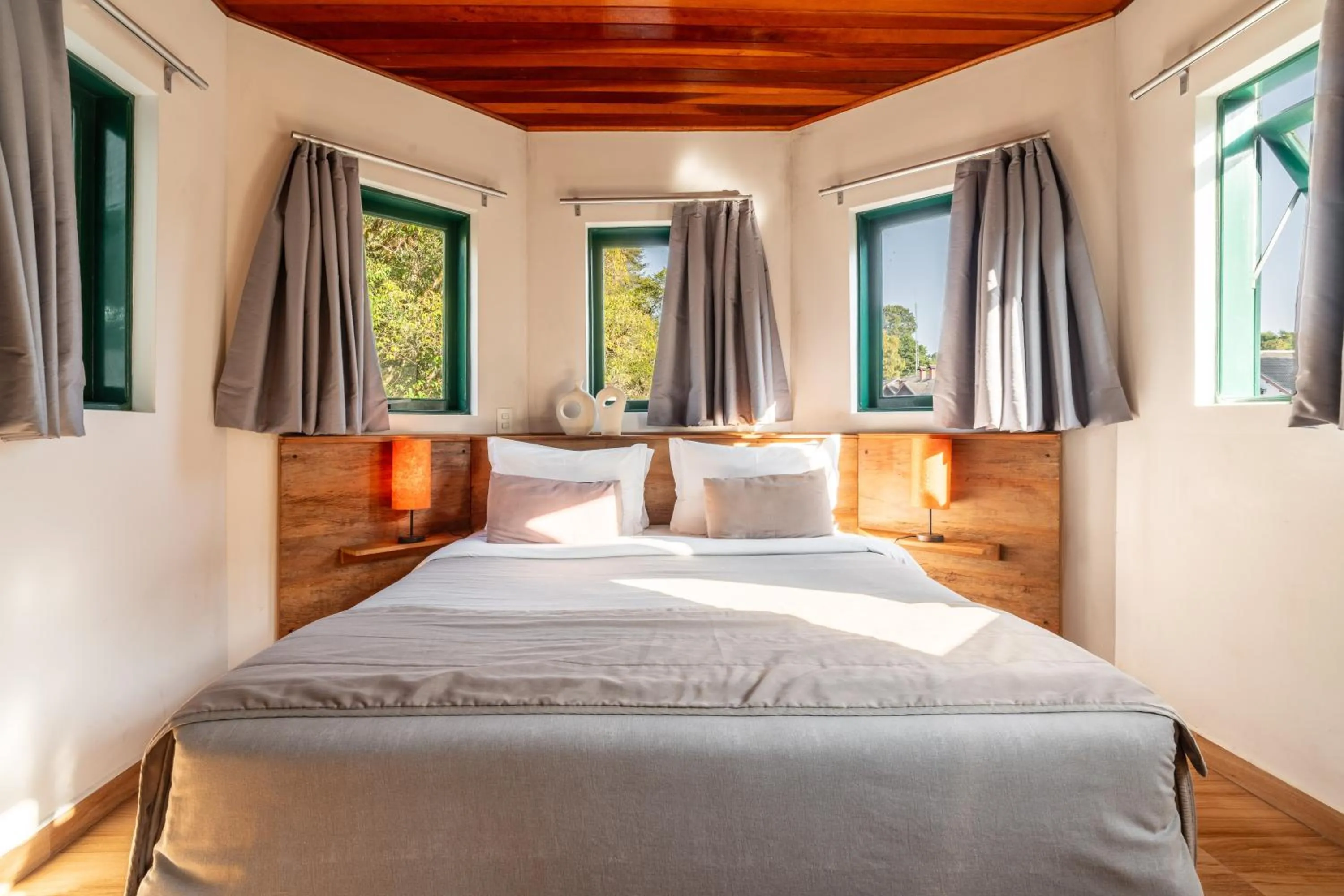 room service, Bed in Castelo Piazzale by Concavus