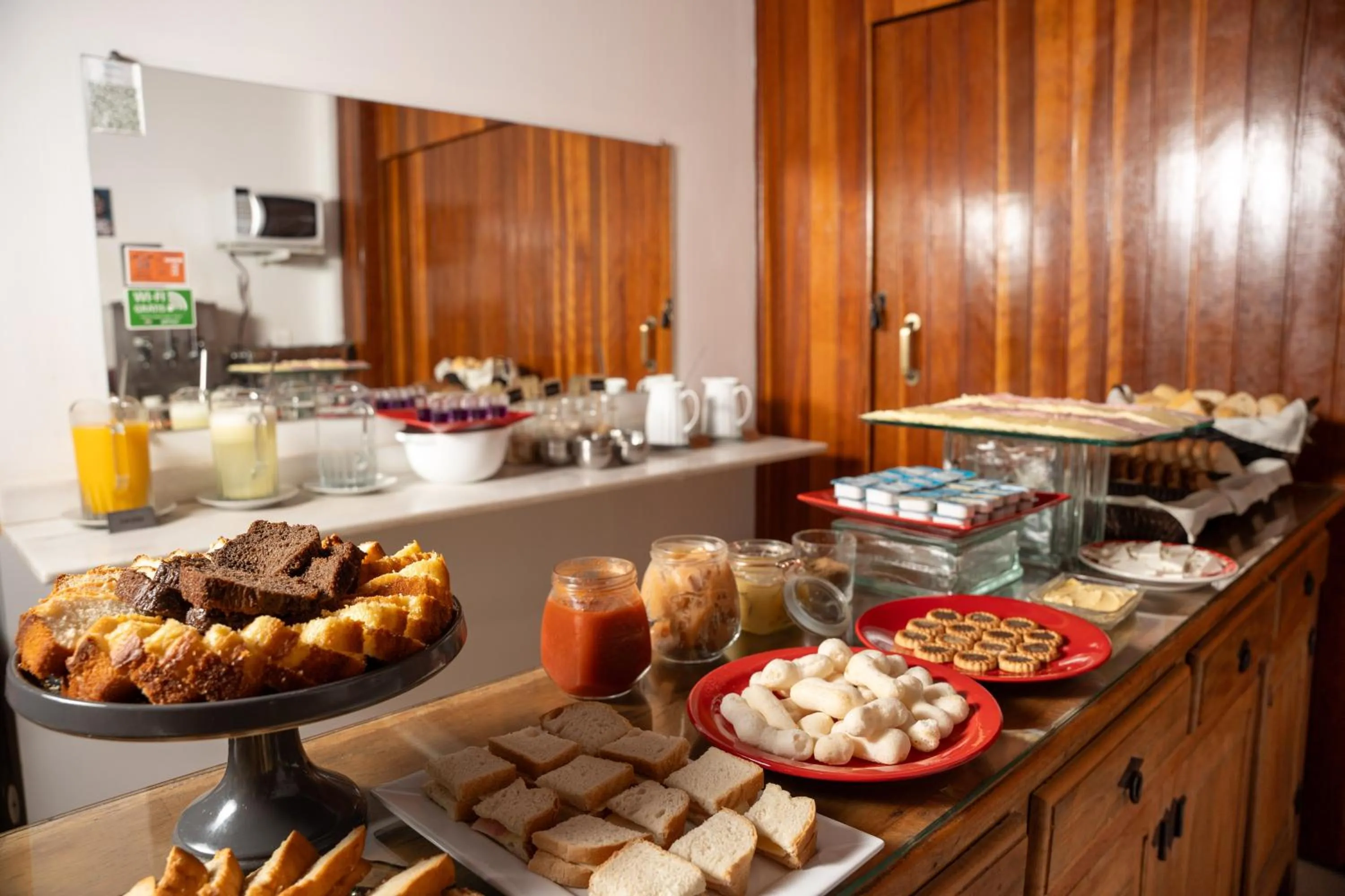 Breakfast in Castelo Piazzale by Concavus