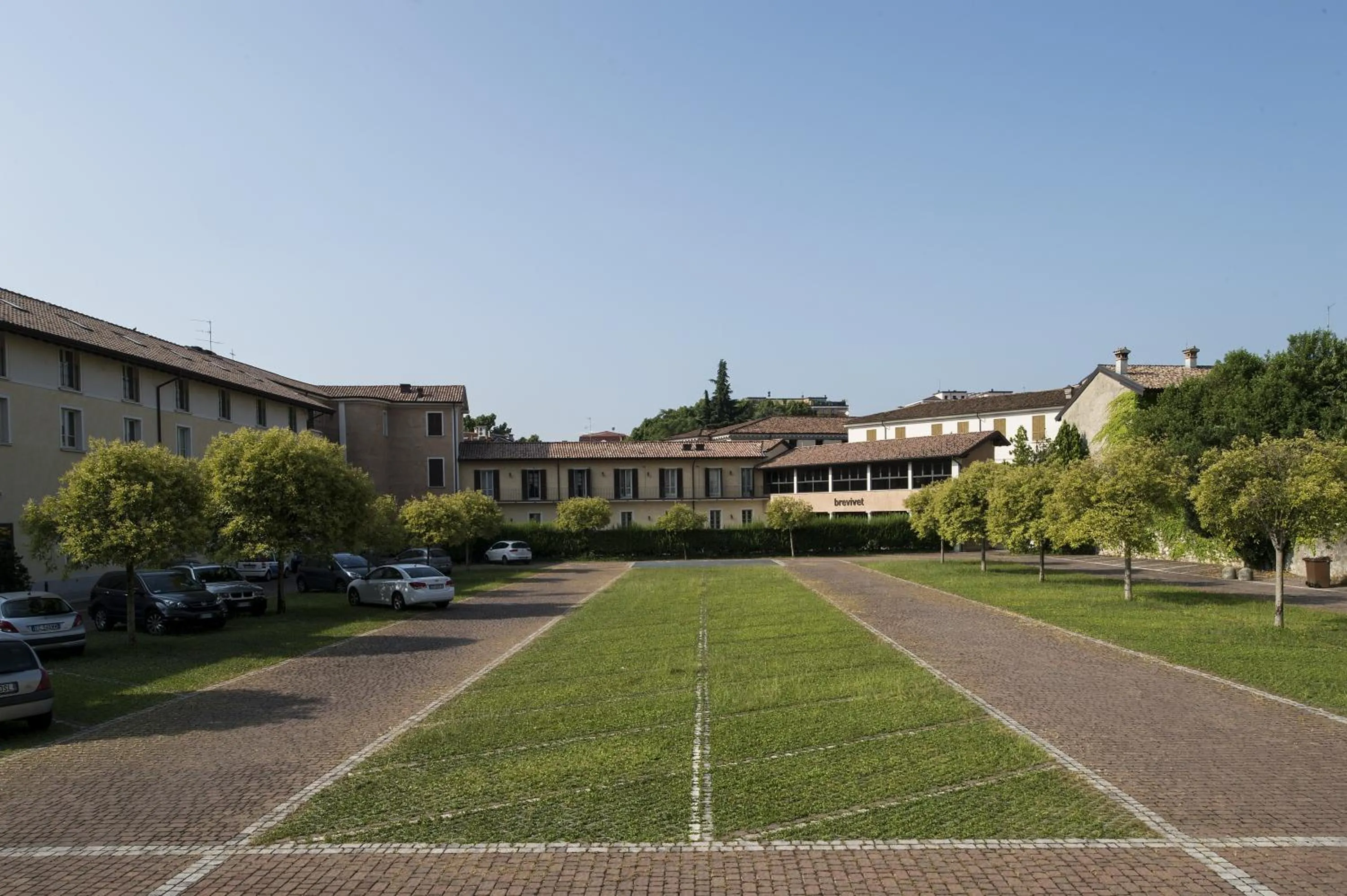 Inner courtyard view in Centro Paolo VI