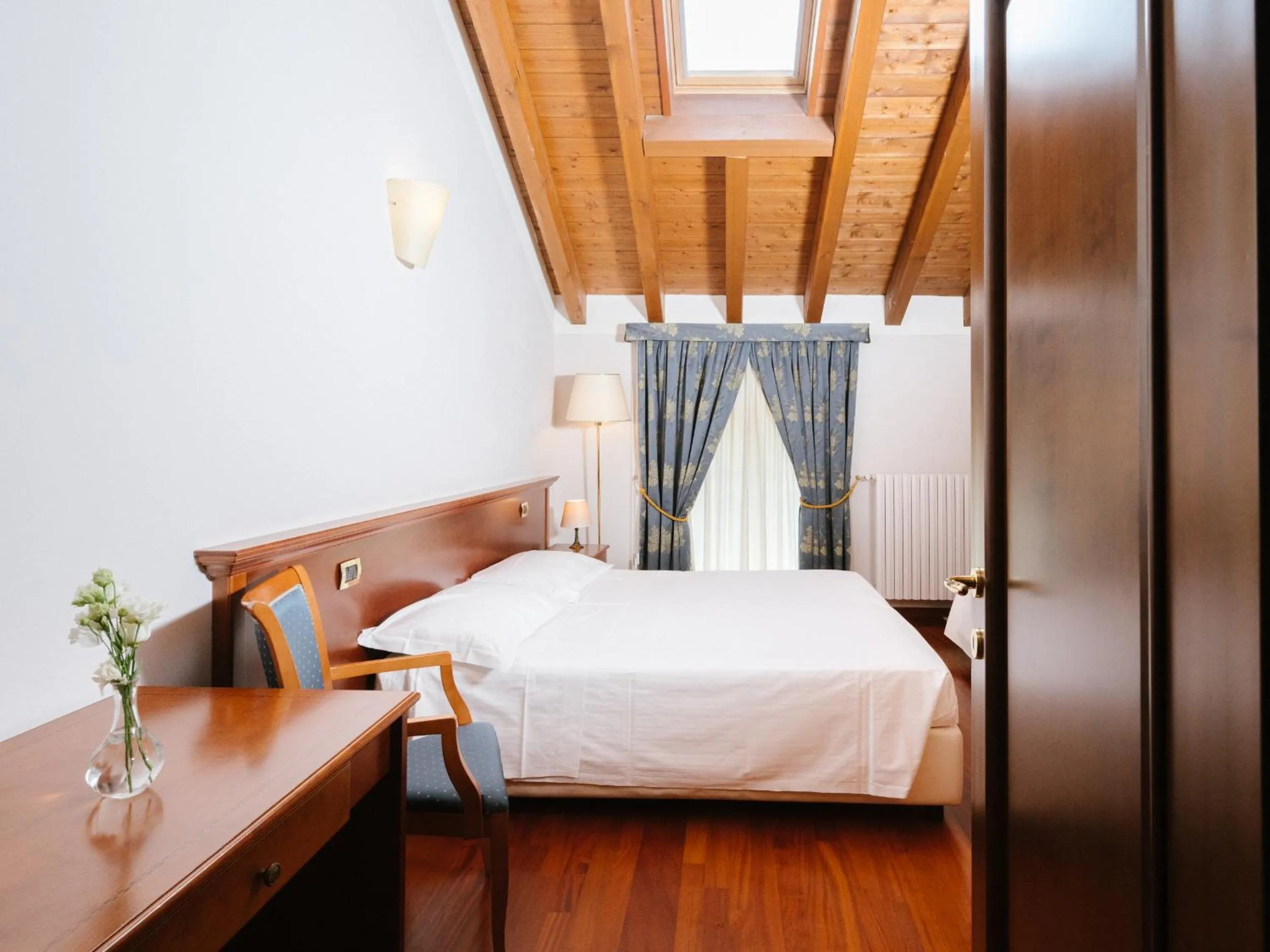 Bedroom, Bed in Centro Paolo VI