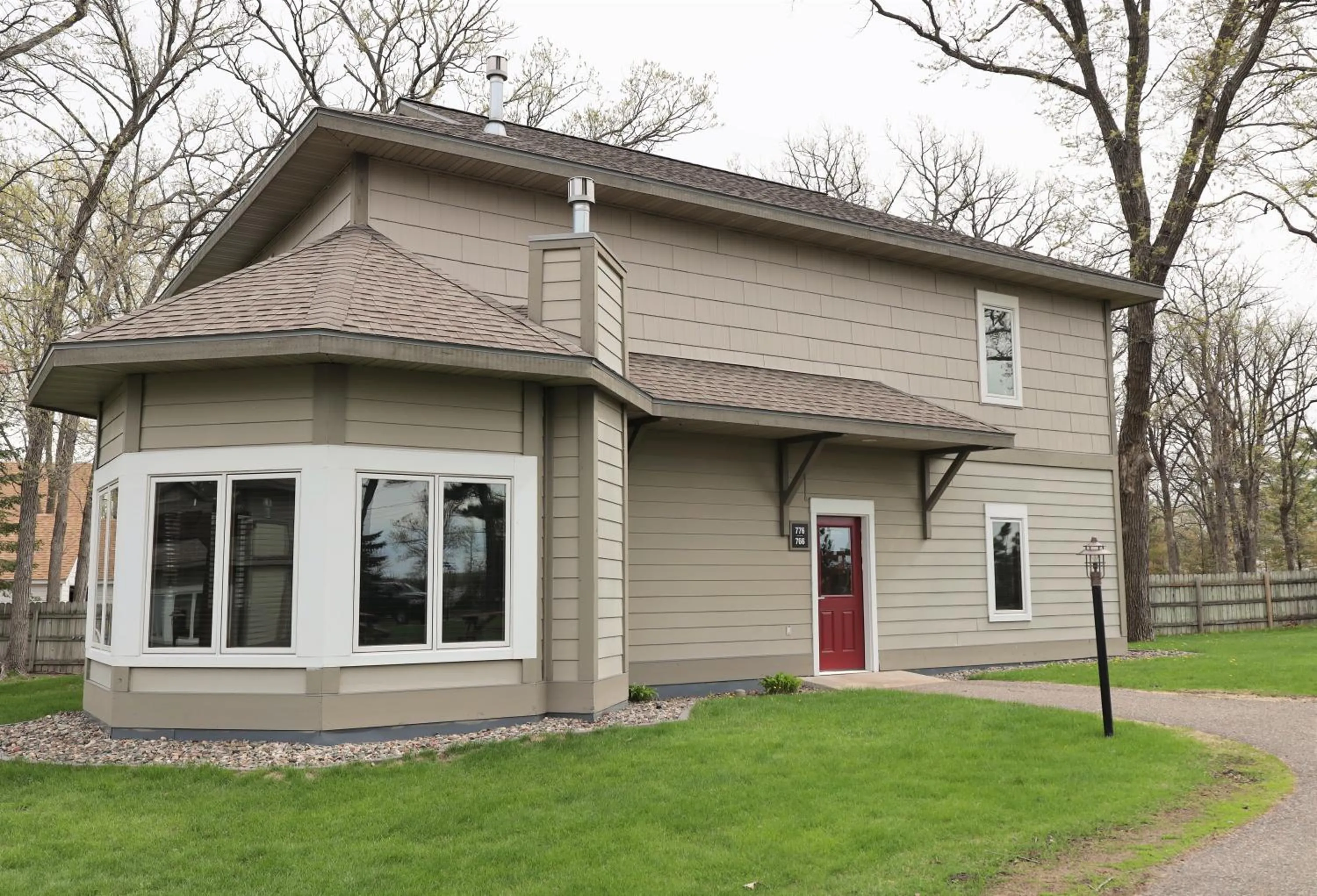 Property building in Bay Colony 766 - lower