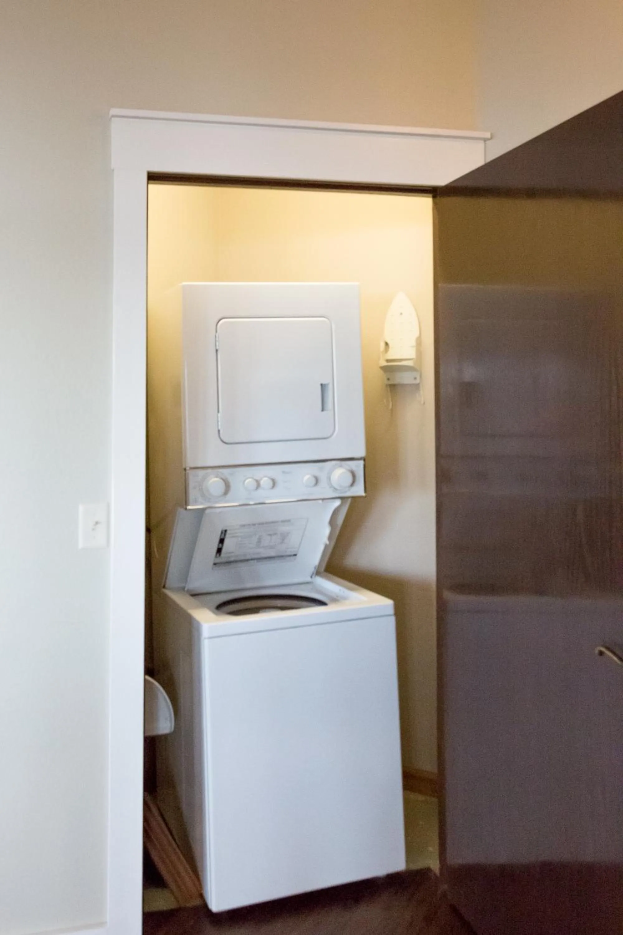 washing machine in Bay Colony 766 - lower