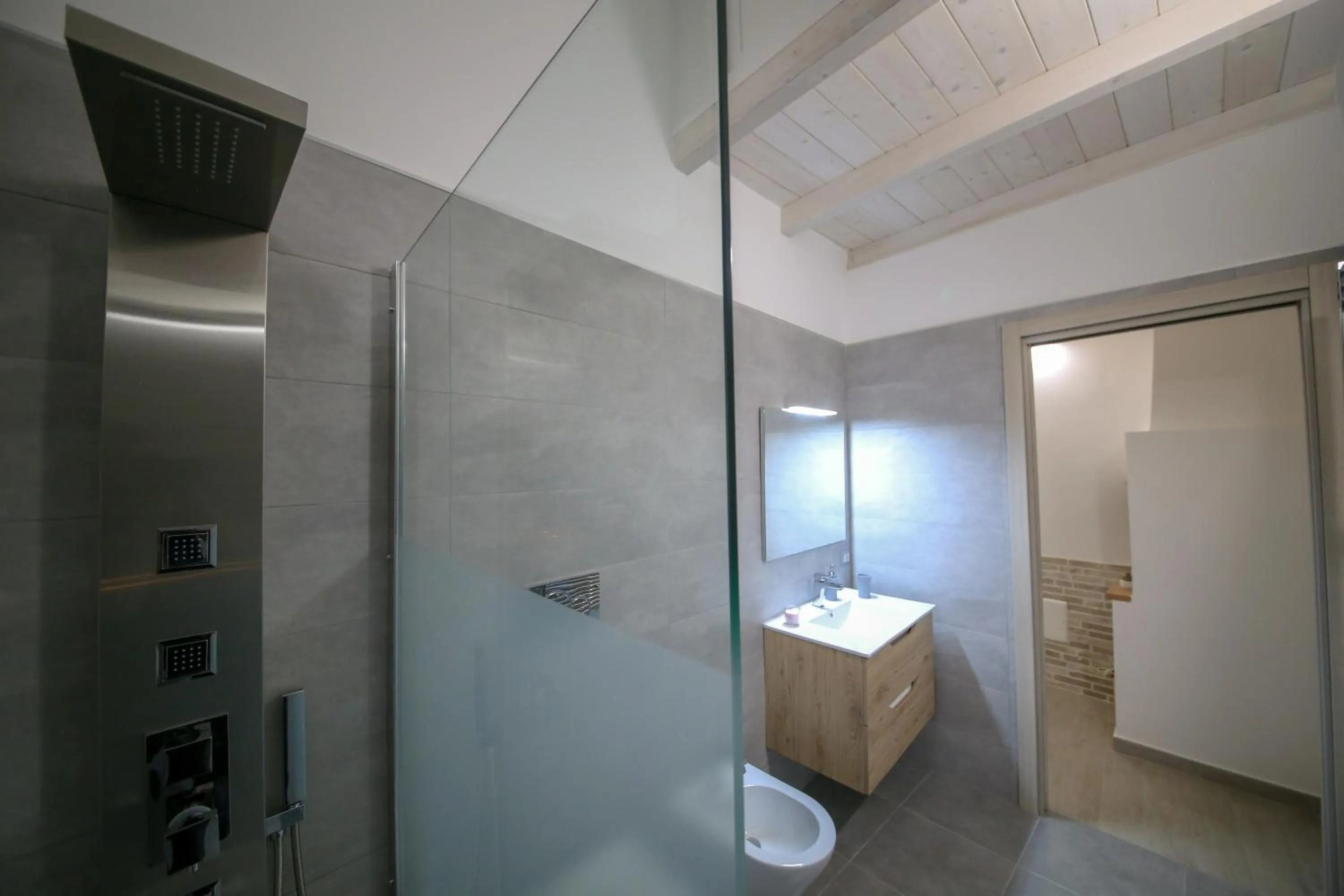 Shower in Maris Terra